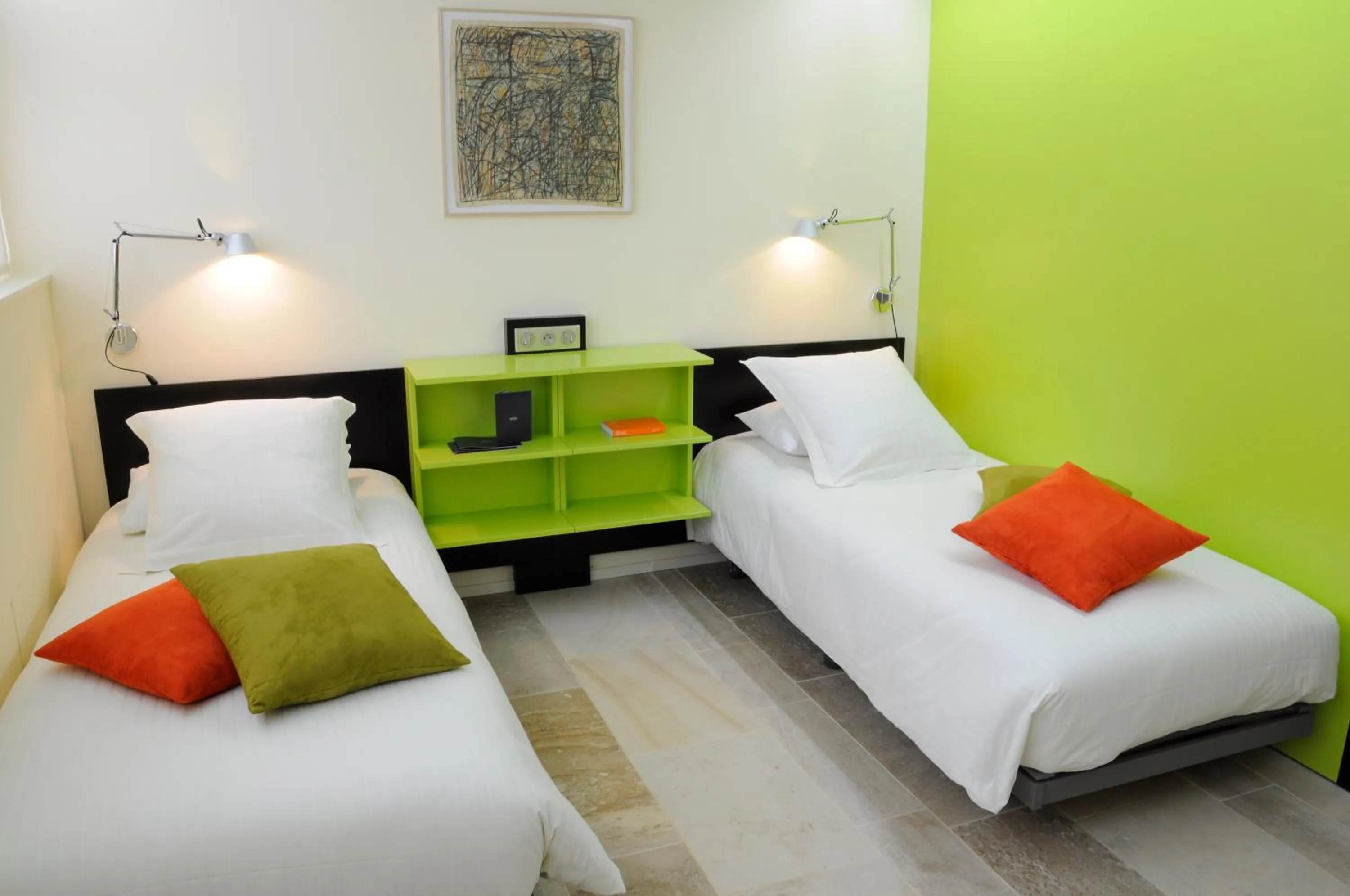 Bed in Hôtel-Restaurant le Château de Besseuil, Mâcon Nord - Teritoria