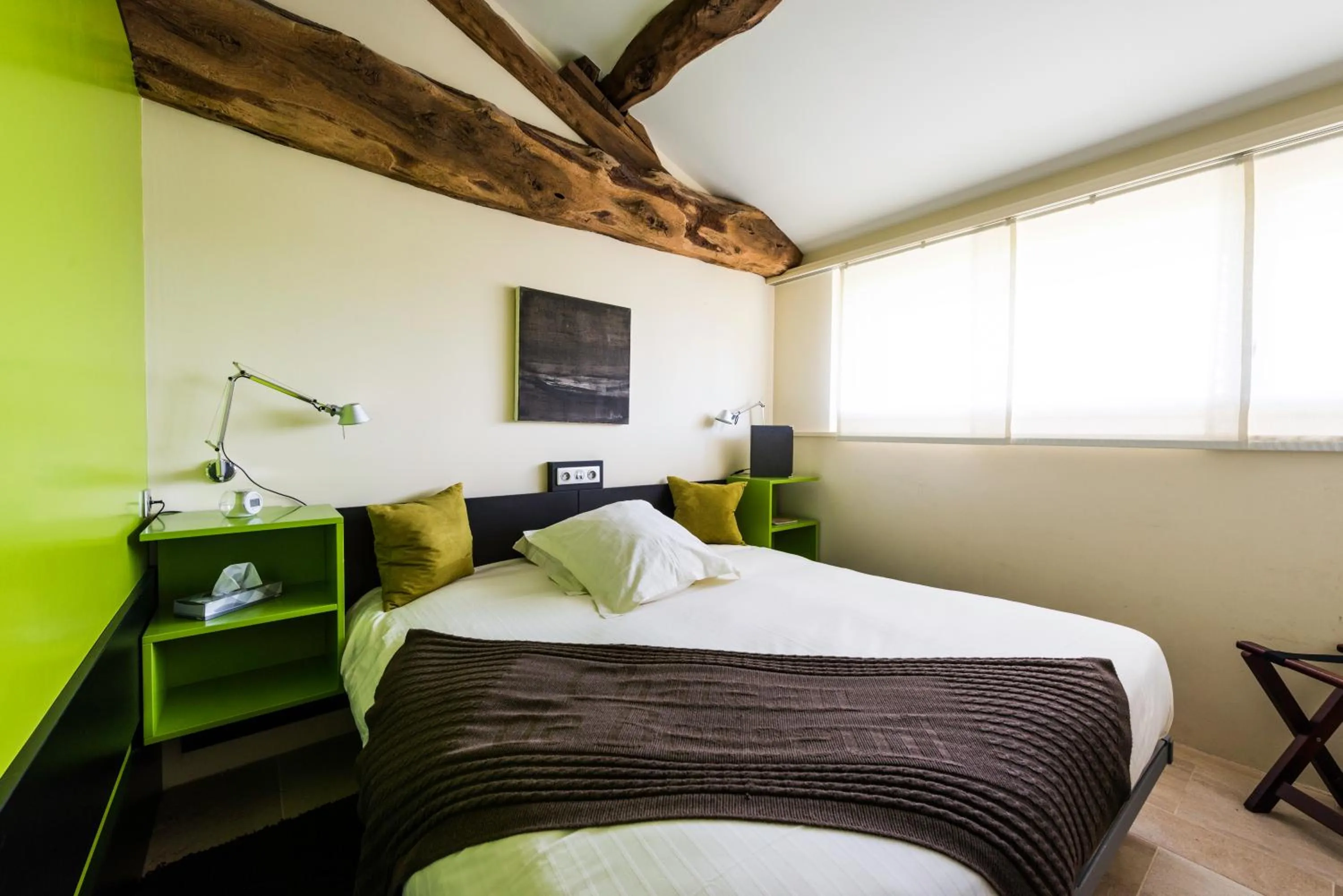 Bed in Hôtel-Restaurant le Château de Besseuil, Mâcon Nord - Teritoria