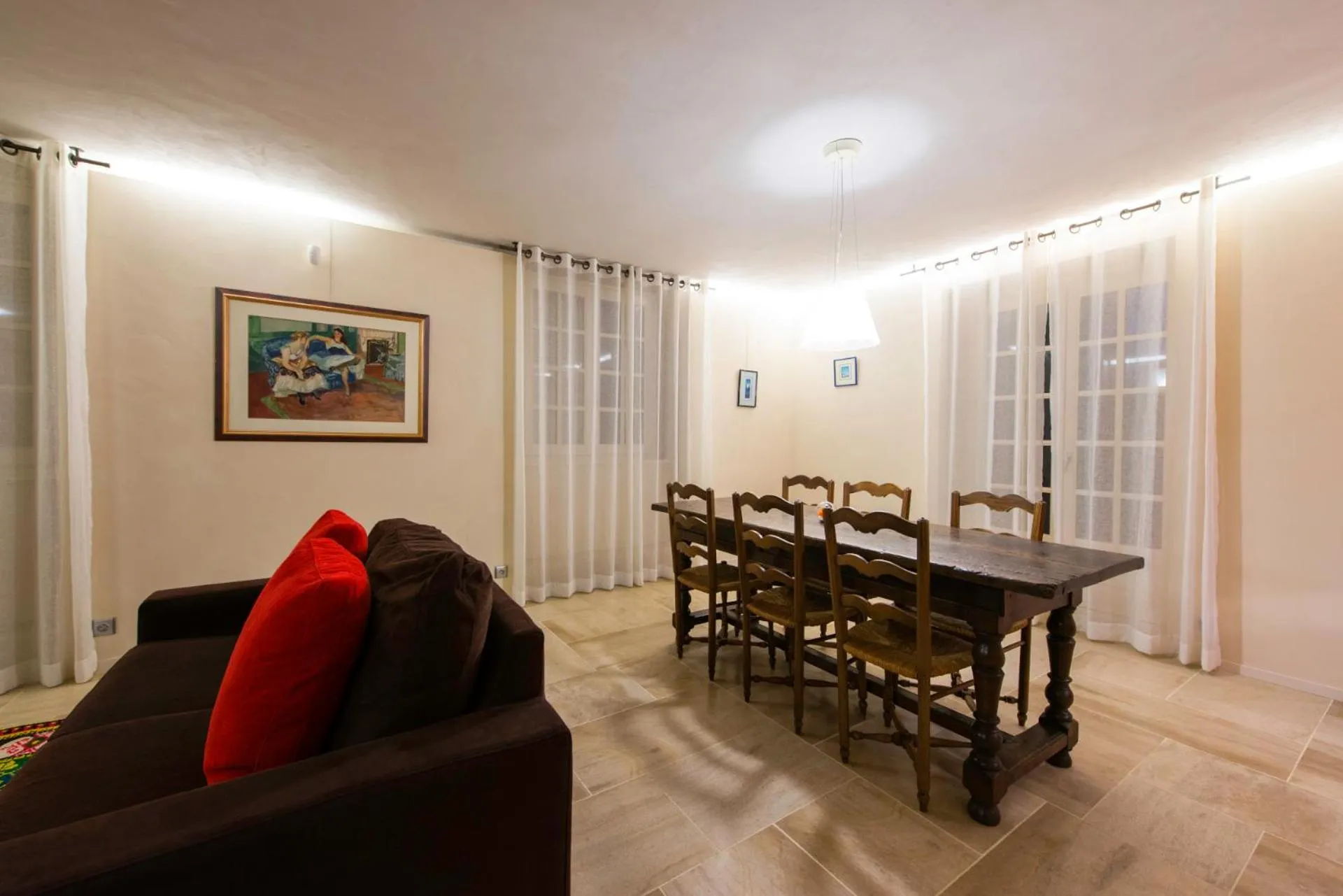 TV and multimedia in Hôtel-Restaurant le Château de Besseuil, Mâcon Nord - Teritoria