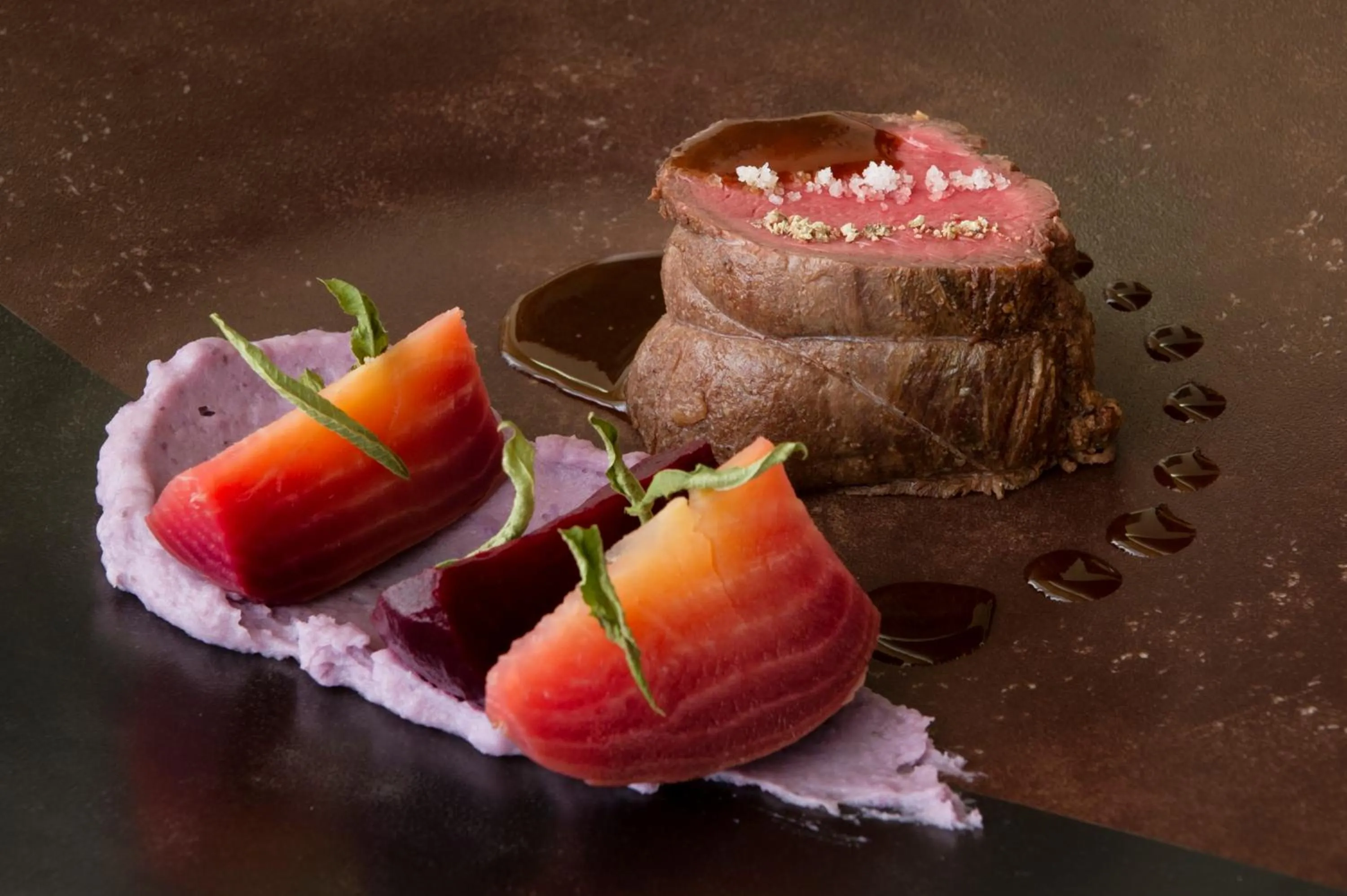 Property building in Hôtel-Restaurant le Château de Besseuil, Mâcon Nord - Teritoria