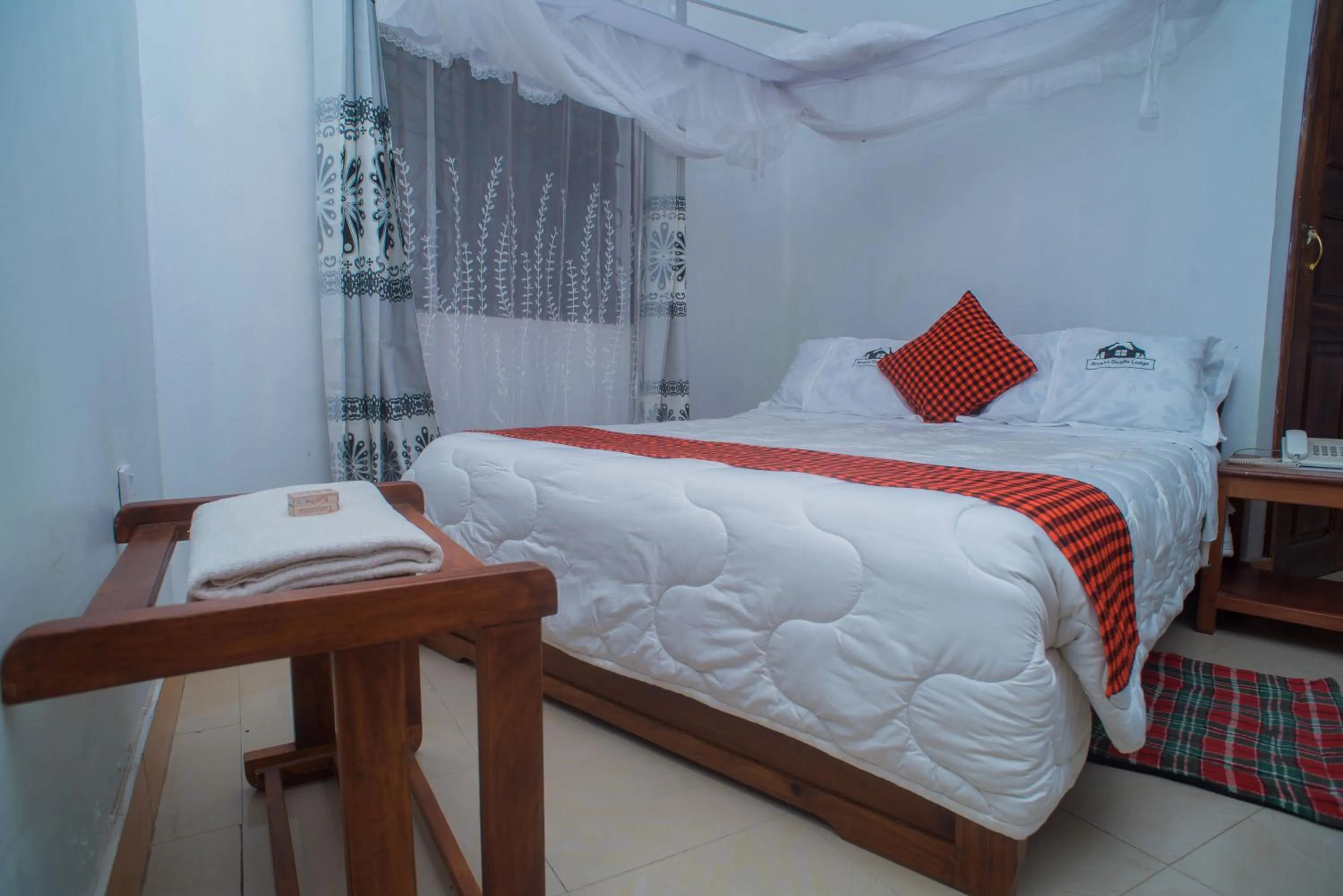 Bedroom, Bed in Arusha Giraffe Lodge