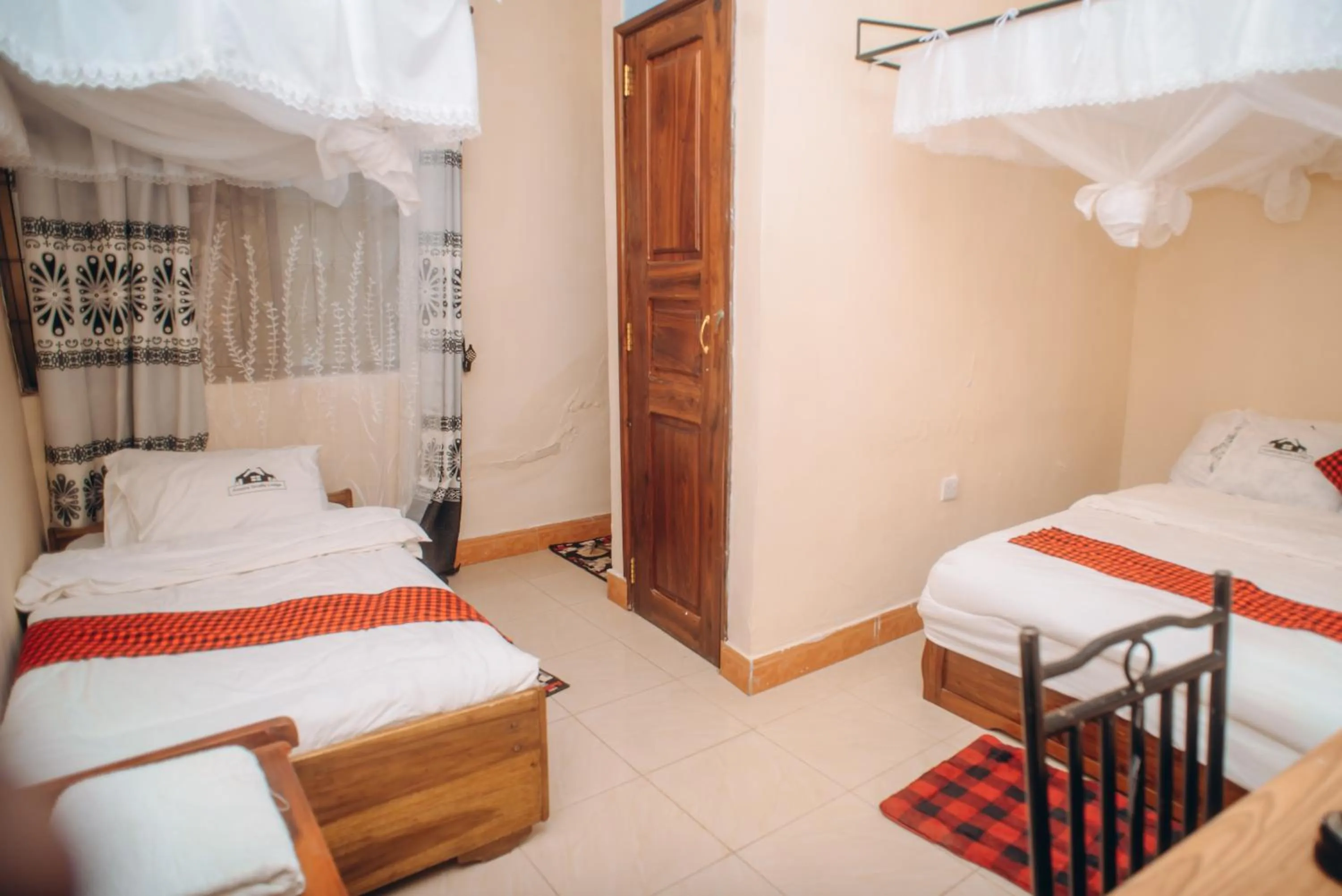 Bedroom, Bed in Arusha Giraffe Lodge