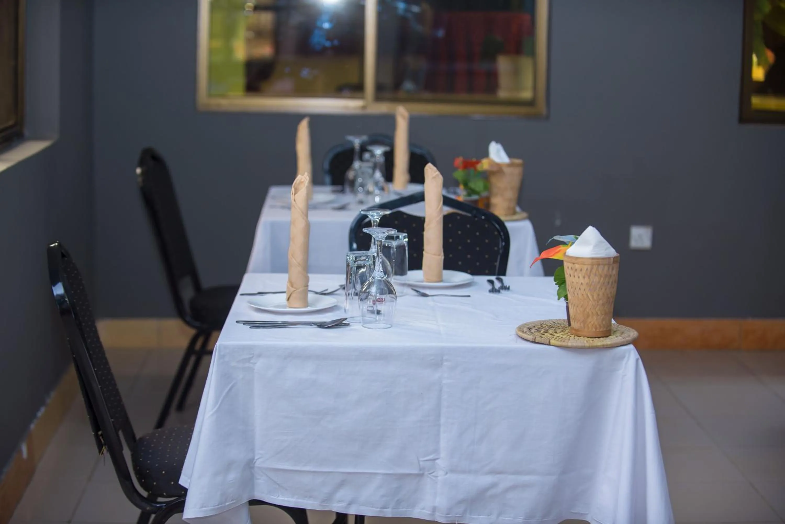 Restaurant/places to eat in Arusha Giraffe Lodge