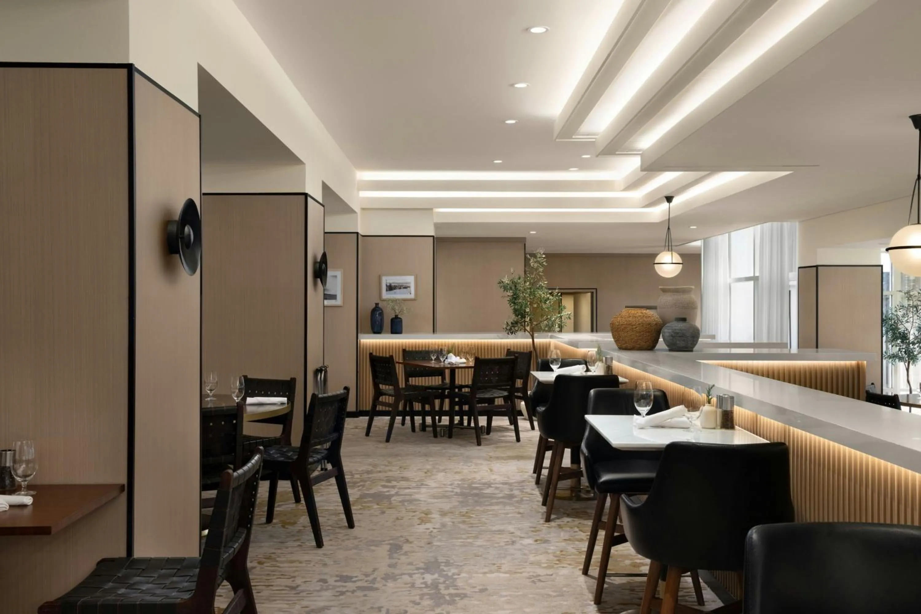 Restaurant/places to eat in Sheraton Universal