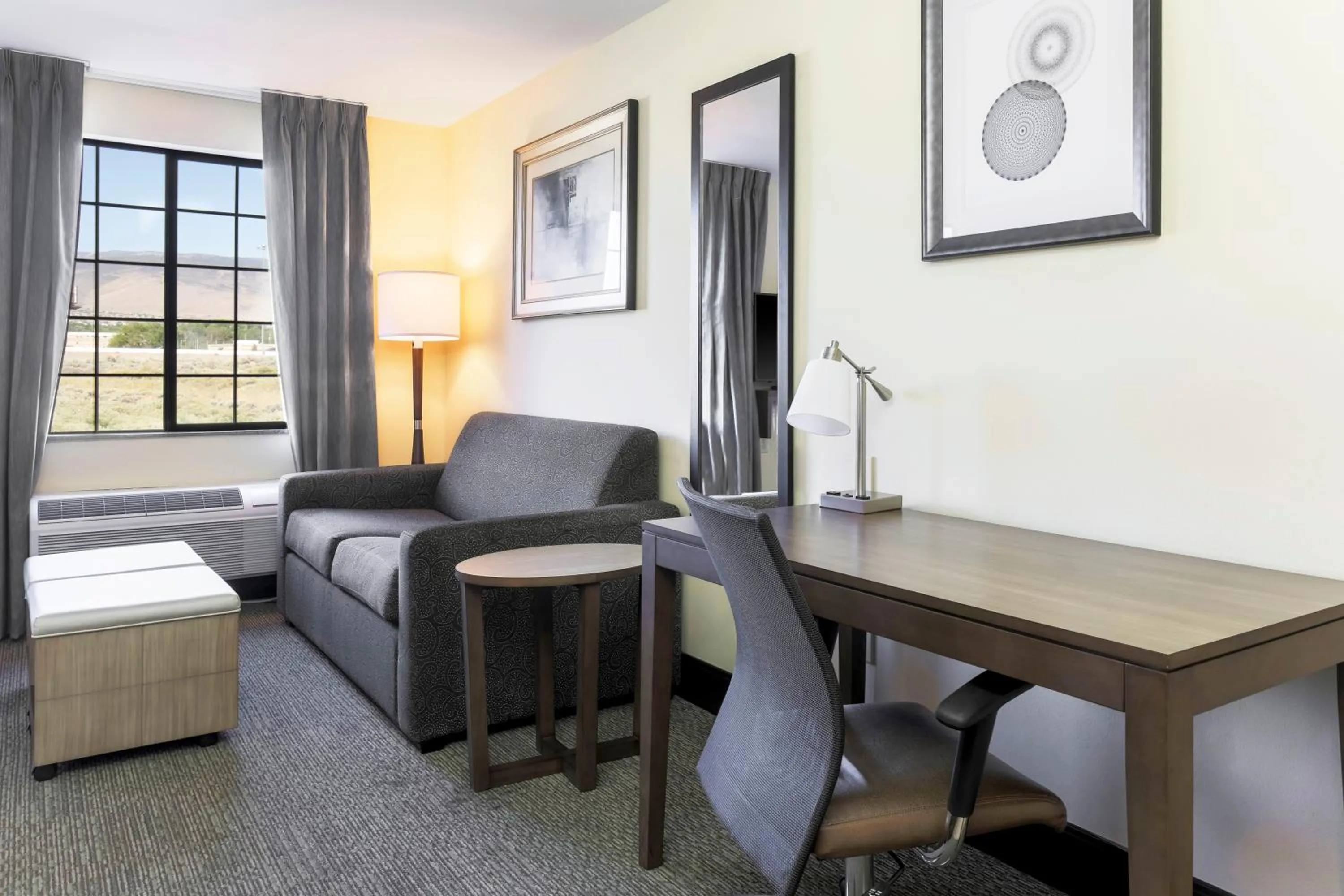 Photo of the whole room, Bed in Staybridge Suites Reno Nevada by IHG