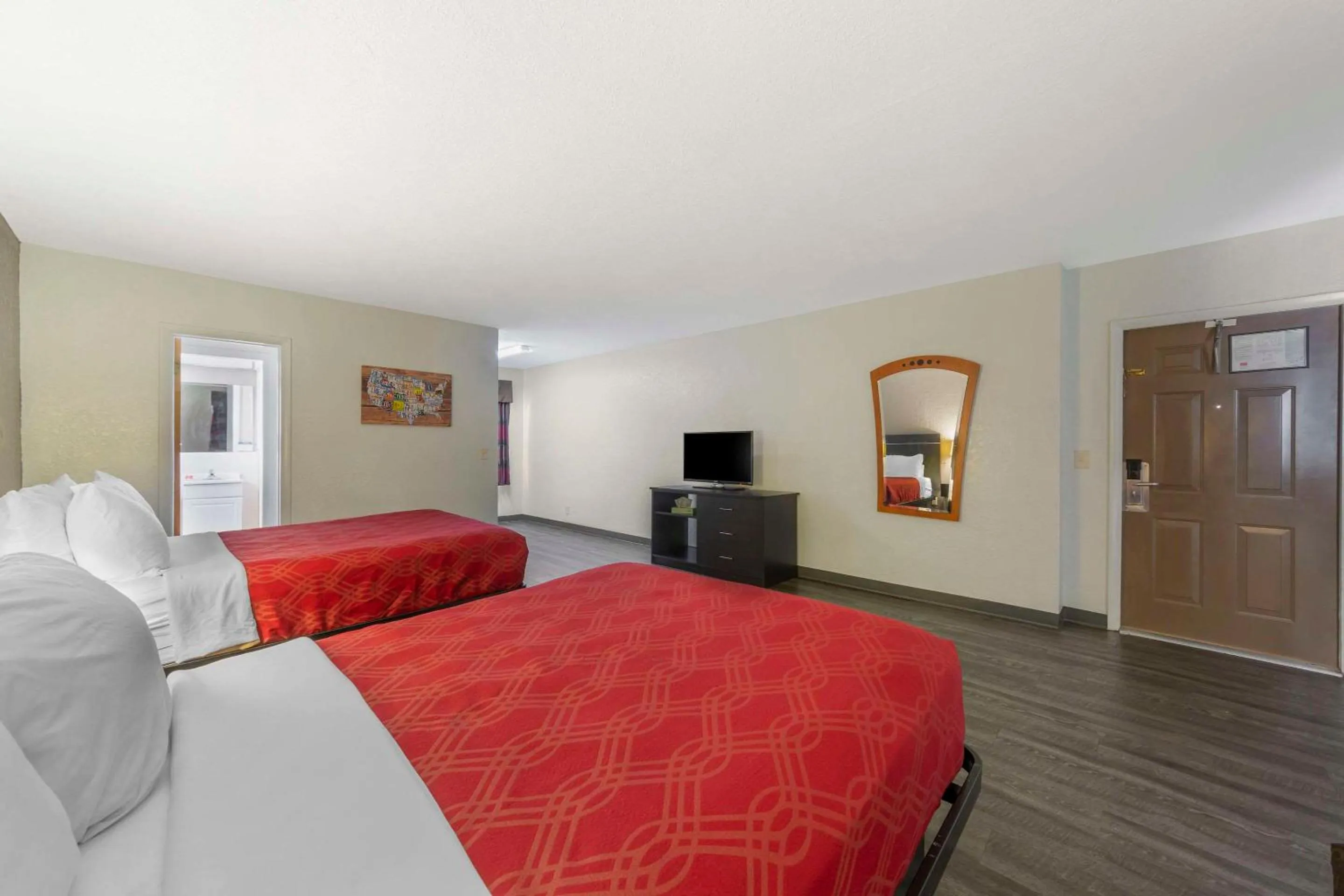 Bedroom, Bed in Fort Lauderdale Gardens Inn & Suites Ft Lauderdale International Airport