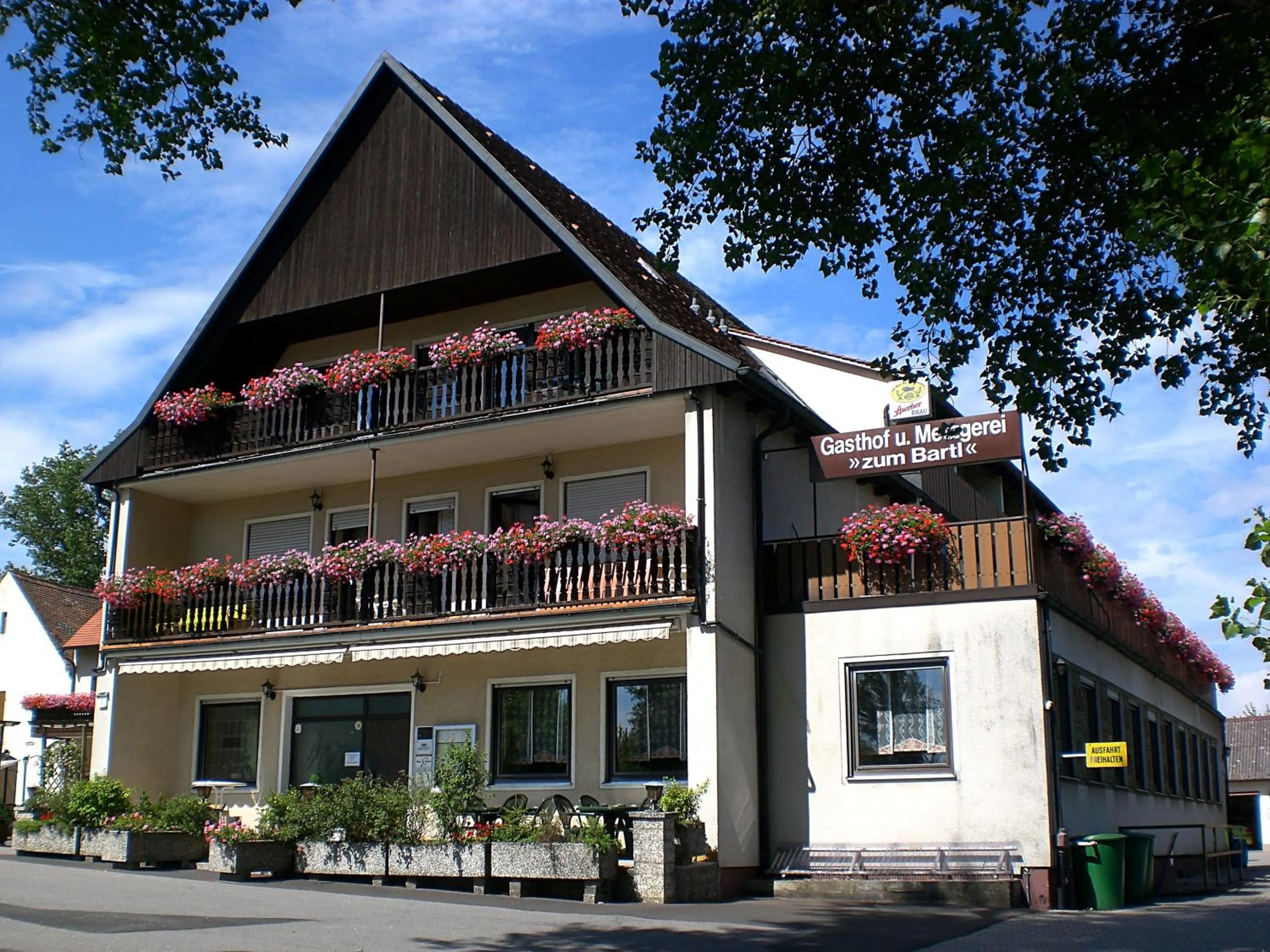 Facade/entrance in Hotel-Gasthof "Zum Bartl"