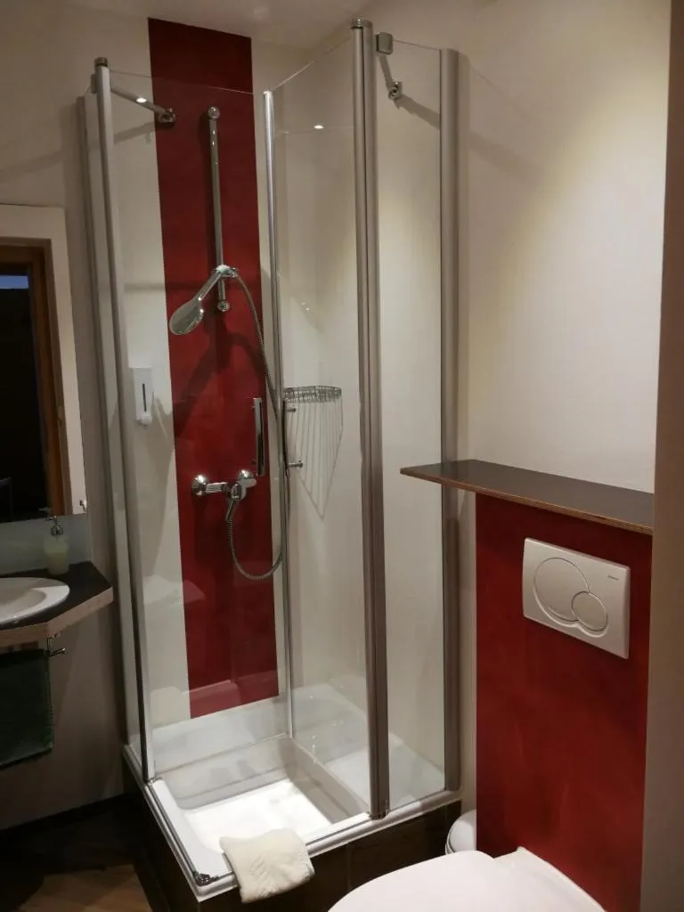 Bathroom in Hotel-Gasthof "Zum Bartl"