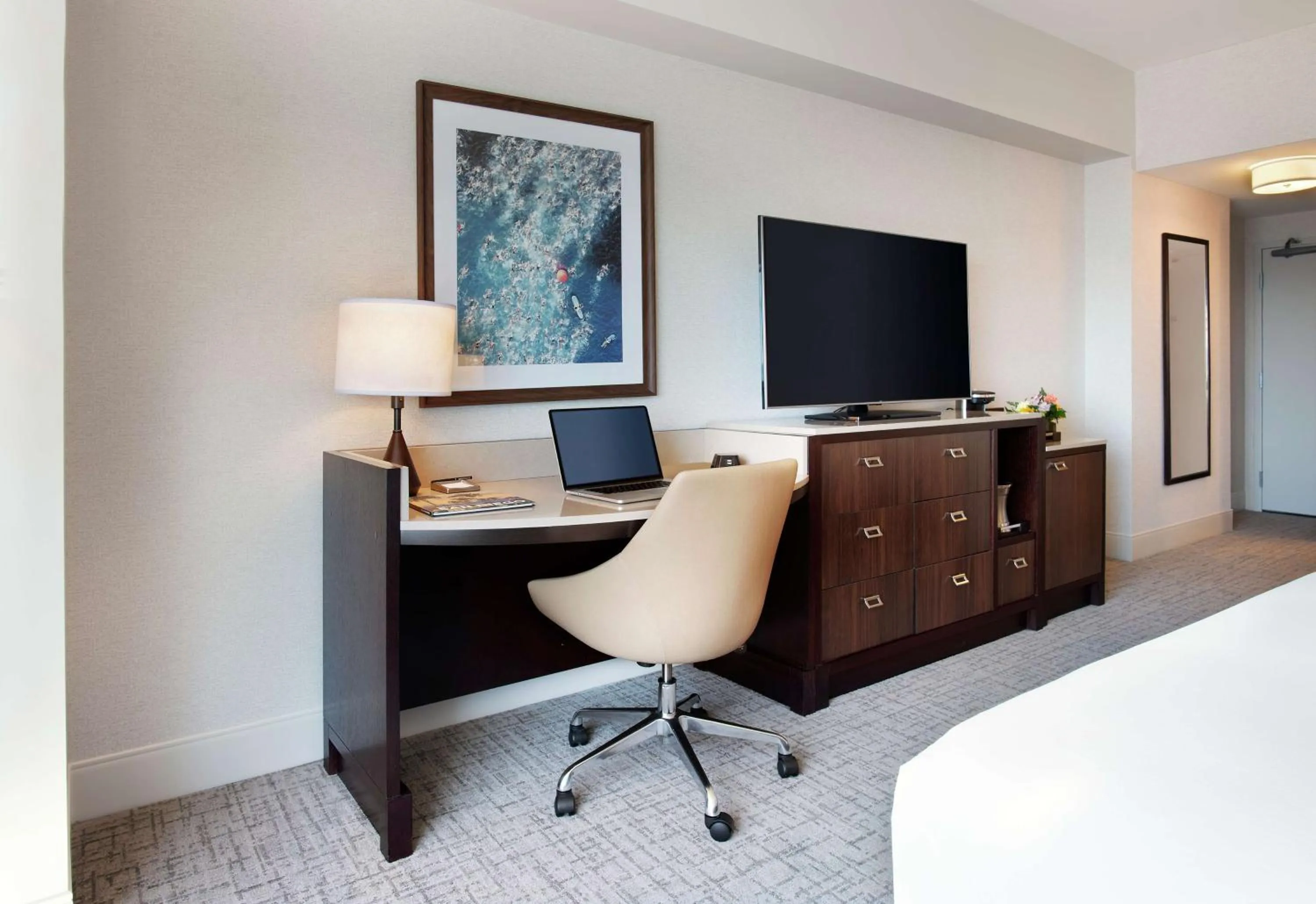 Bedroom, Bed in Hilton San Diego Bayfront