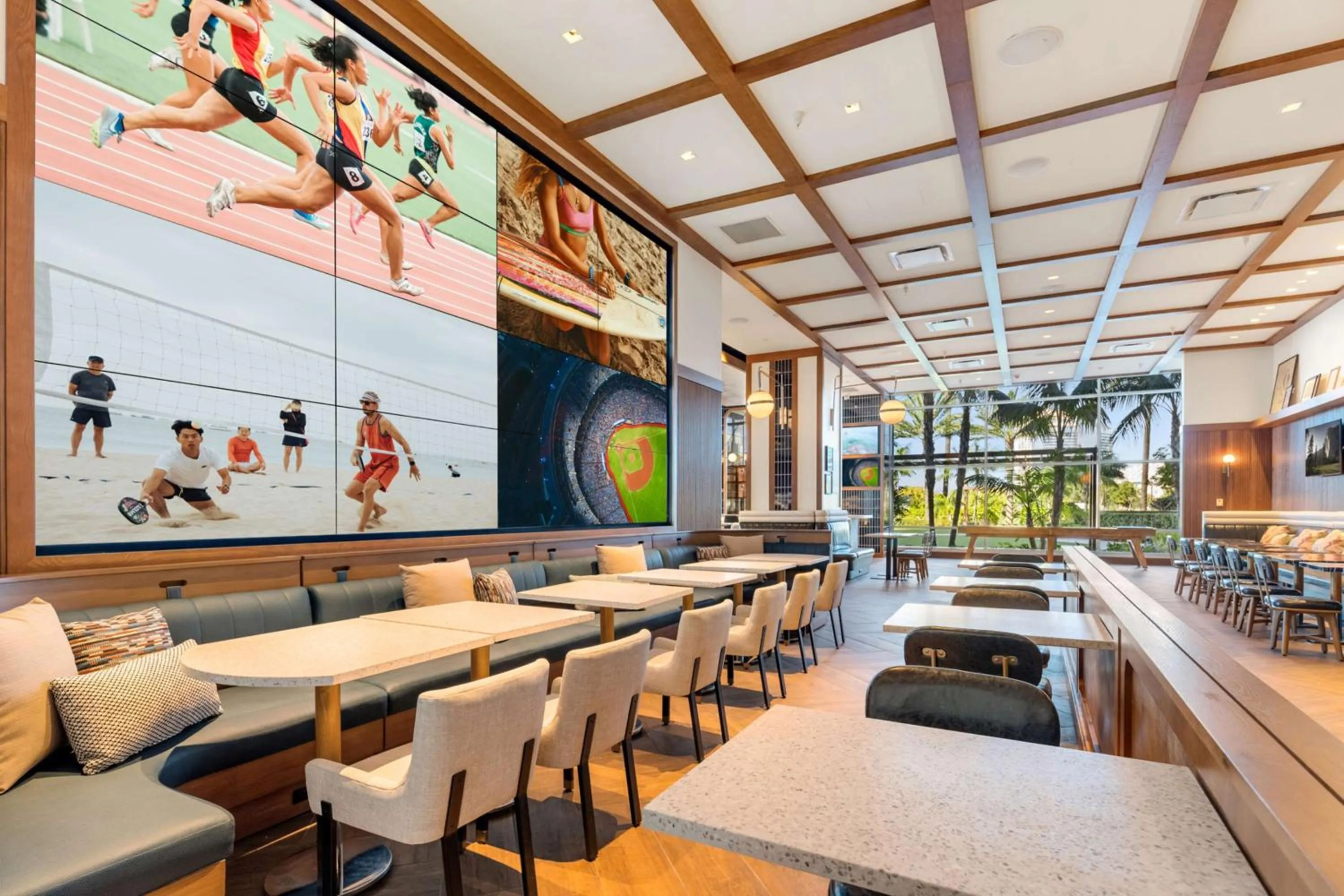 Restaurant/places to eat in Hilton San Diego Bayfront