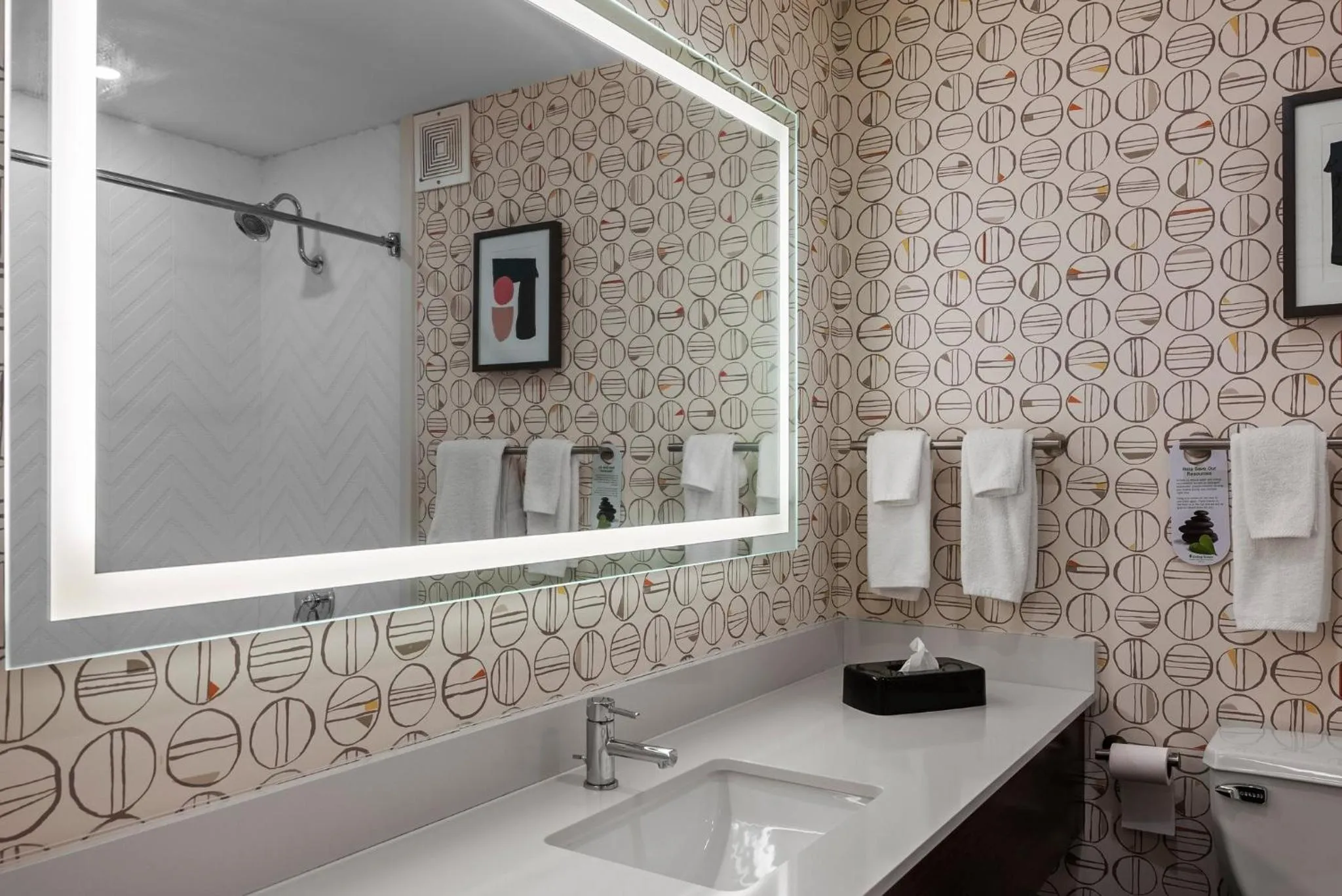 Photo of the whole room in Holiday Inn Niagara Falls State Park Entry by IHG