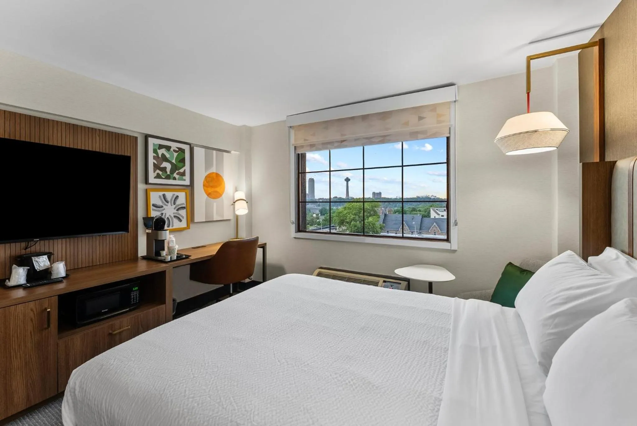 Photo of the whole room, Bed in Holiday Inn Niagara Falls State Park Entry by IHG