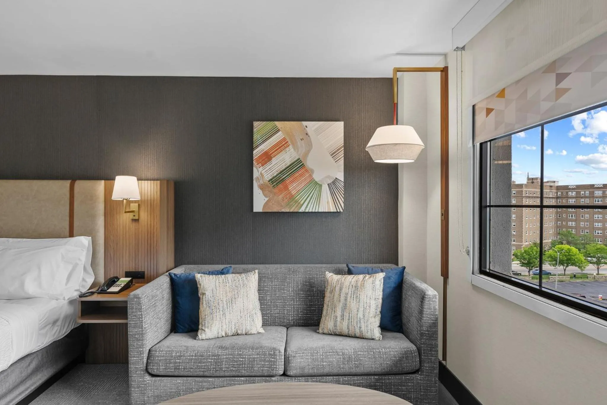 Photo of the whole room, Bed in Holiday Inn Niagara Falls State Park Entry by IHG