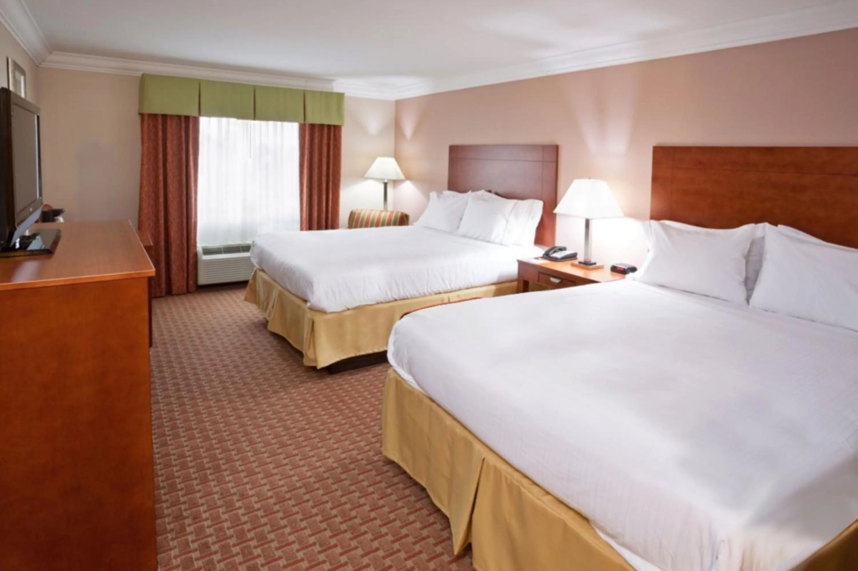 Photo of the whole room, Bed in Holiday Inn Express & Suites Niagara Falls by IHG