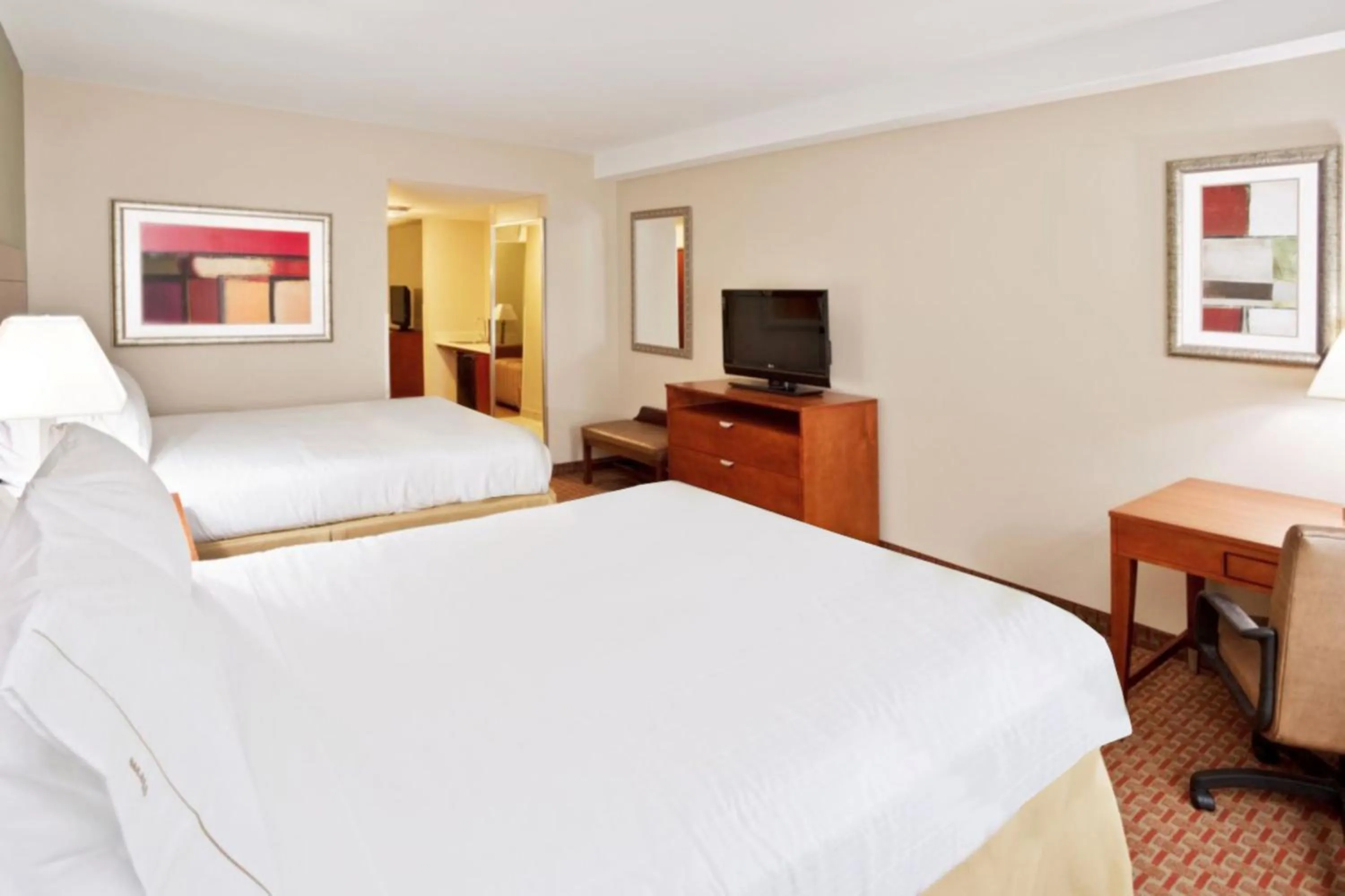 Photo of the whole room, Bed in Holiday Inn Express & Suites Niagara Falls by IHG