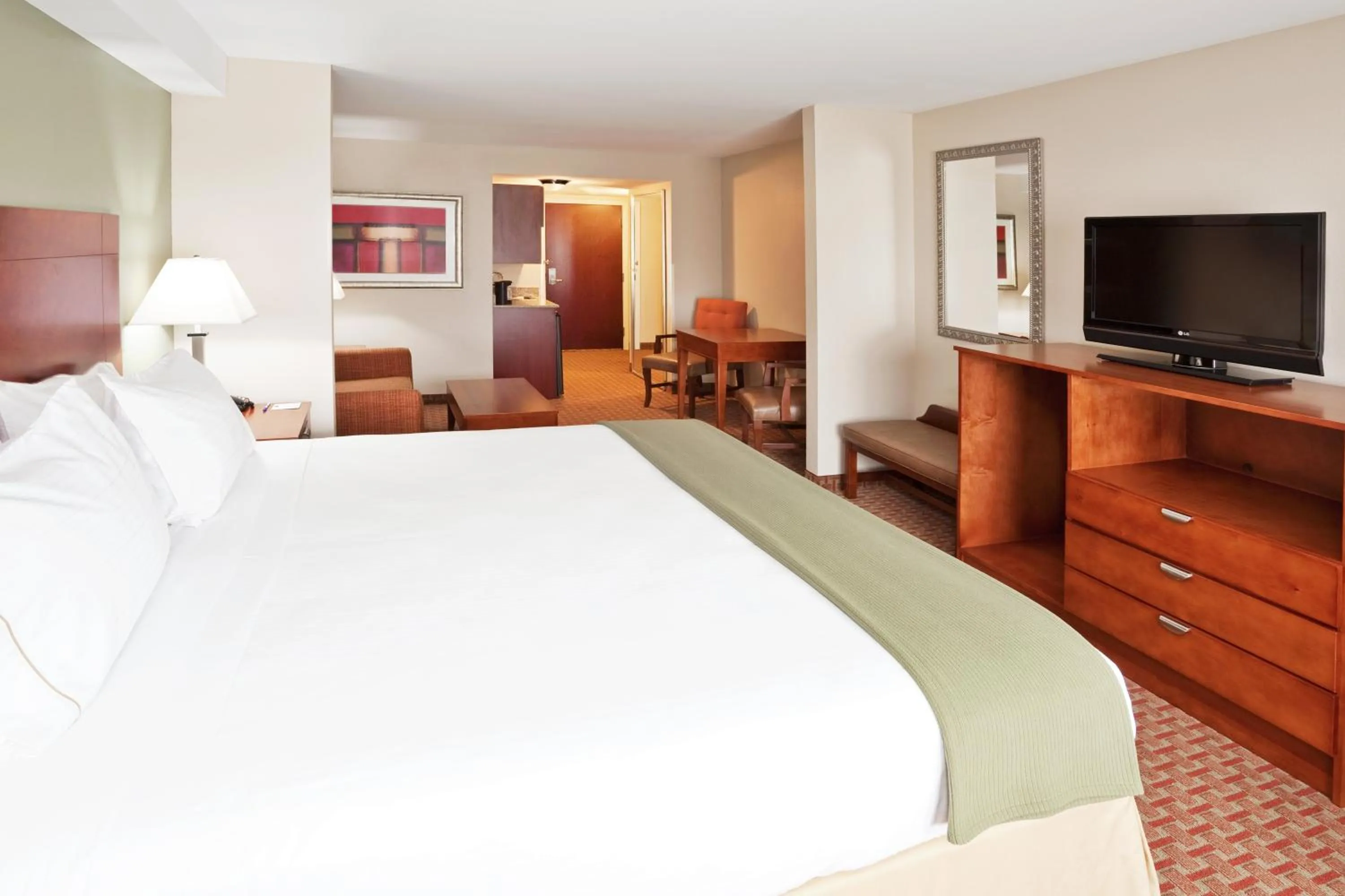 Photo of the whole room, Bed in Holiday Inn Express & Suites Niagara Falls by IHG