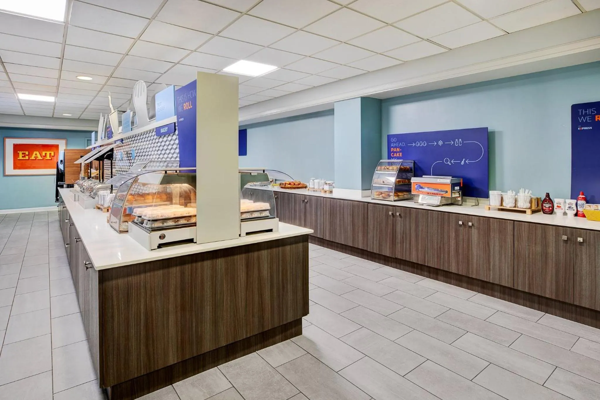 Restaurant/places to eat in Holiday Inn Express Nashville-Downtown - Broadway by IHG