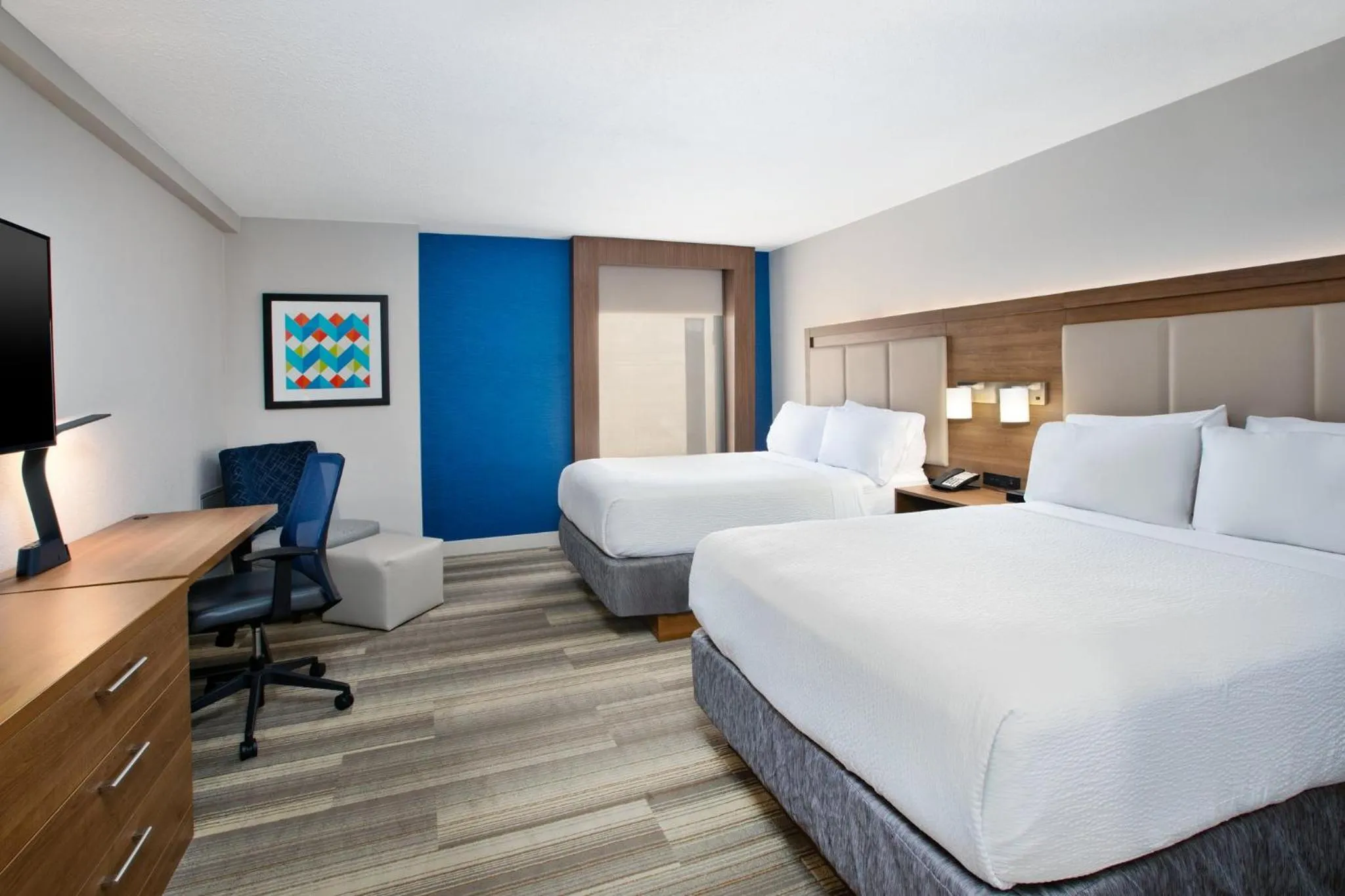 Photo of the whole room, Bed in Holiday Inn Express Nashville-Downtown - Broadway by IHG