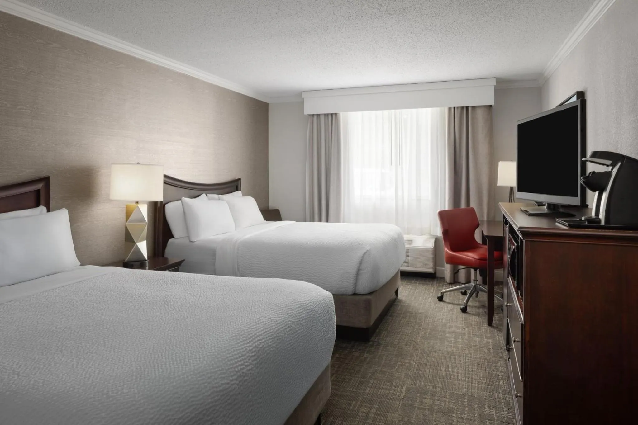 Photo of the whole room, Bed in Holiday Inn Resort Lake George by IHG