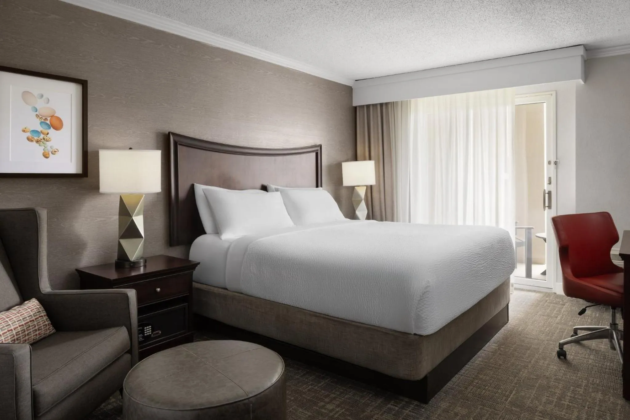 Photo of the whole room, Bed in Holiday Inn Resort Lake George by IHG