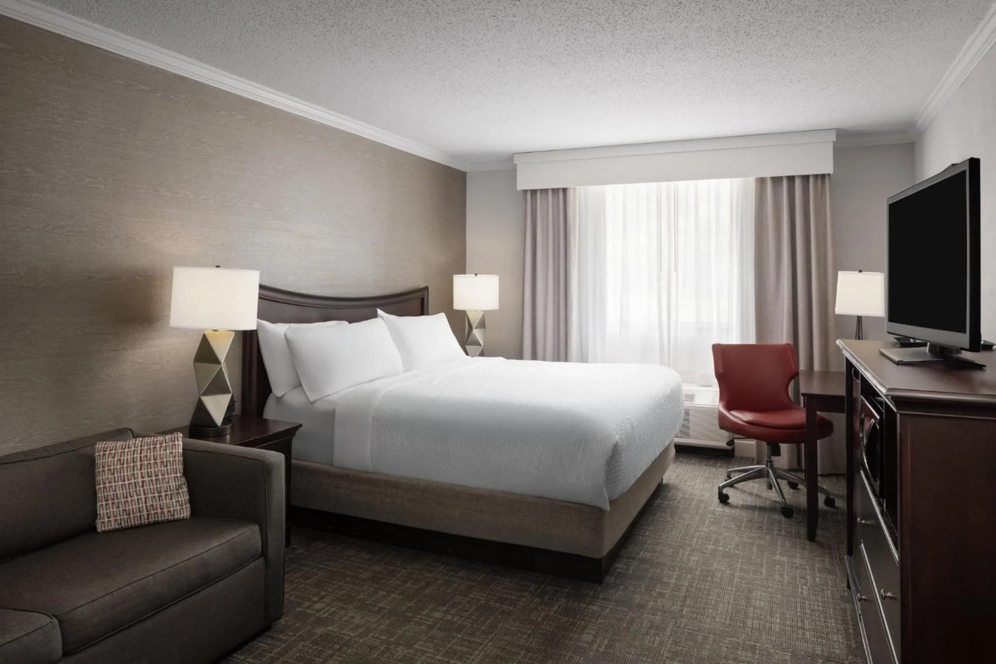 Photo of the whole room, Bed in Holiday Inn Resort Lake George by IHG