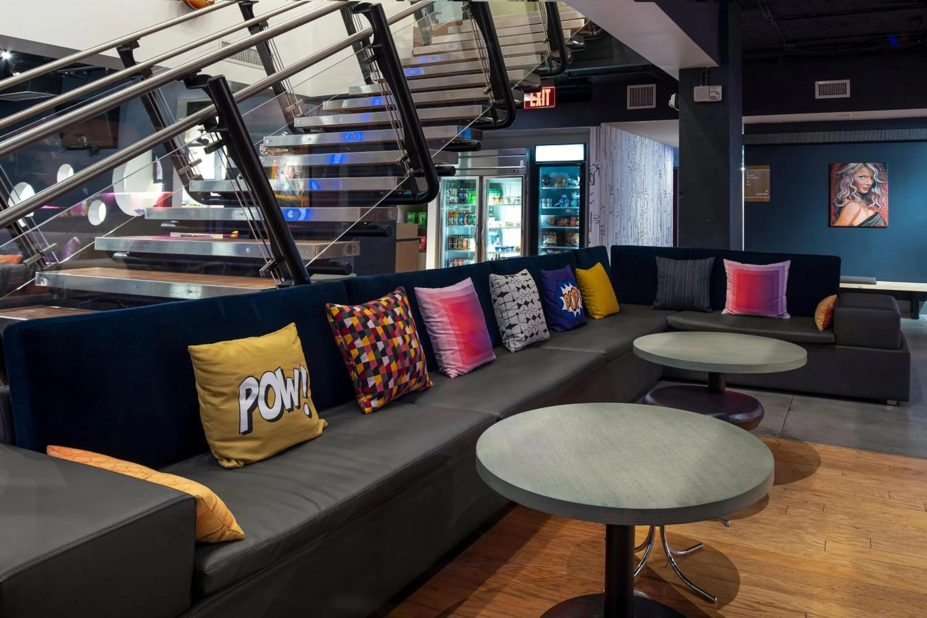 Lounge or bar in Aloft Nashville West End