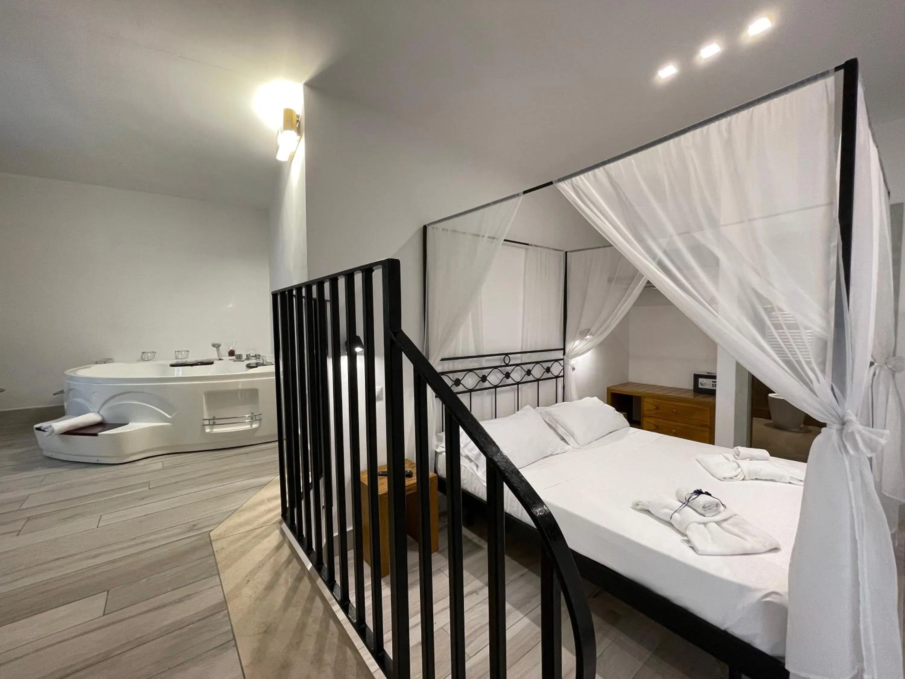 Hot Tub, Bed in Relais Manfredi