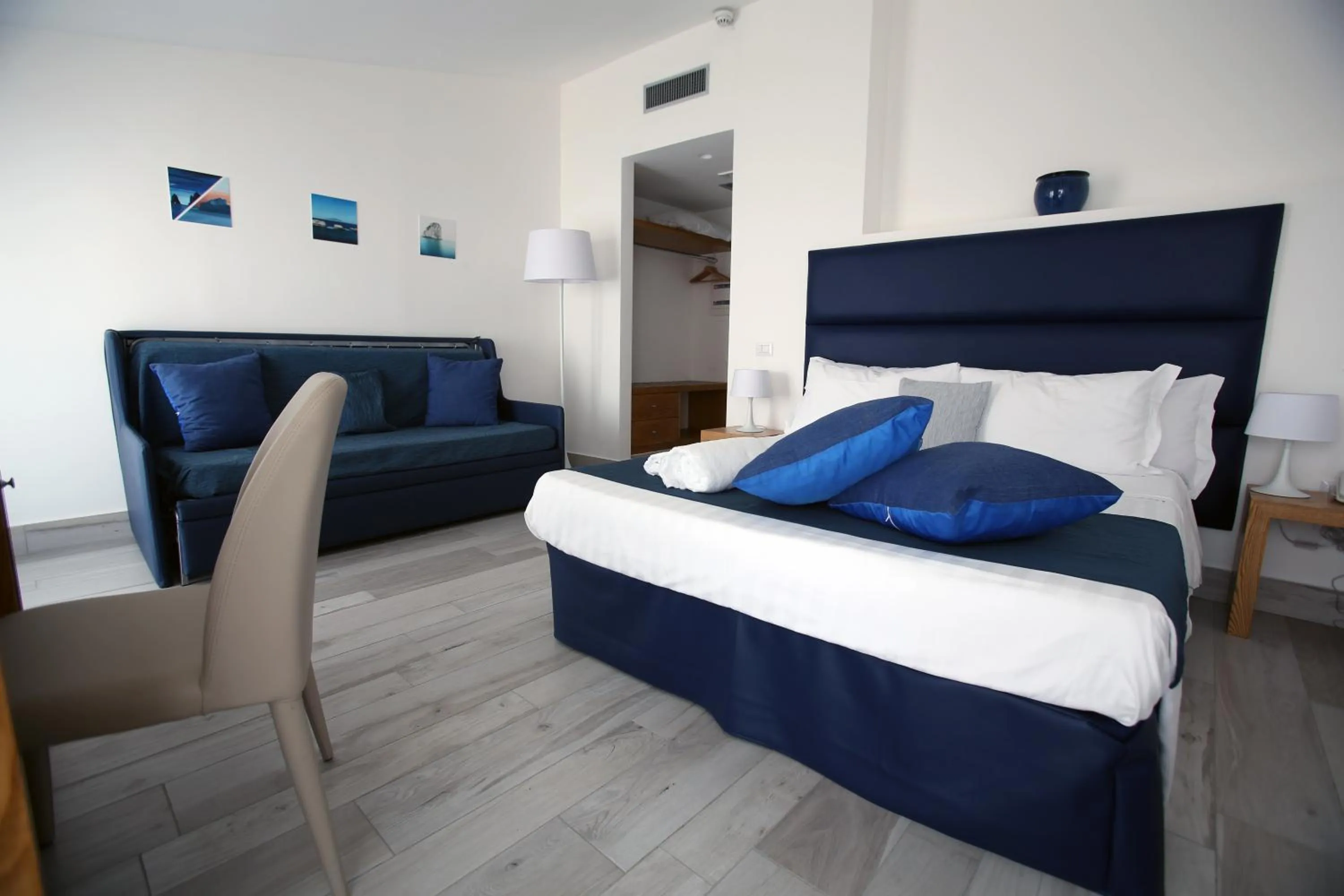 Photo of the whole room, Bed in Relais Manfredi