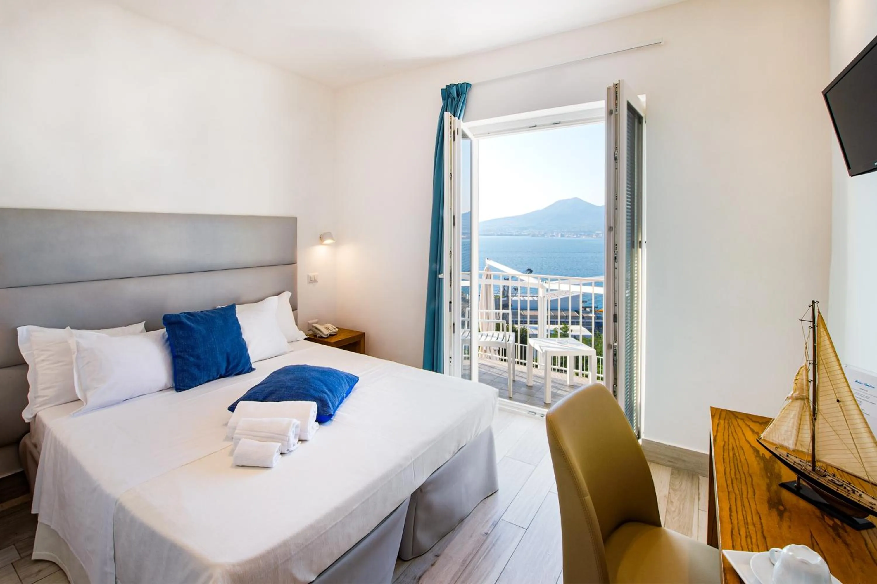 Photo of the whole room, Bed in Relais Manfredi