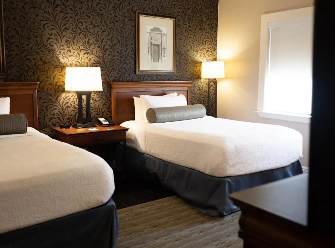 Bedroom, Bed in The Whitehall Houston