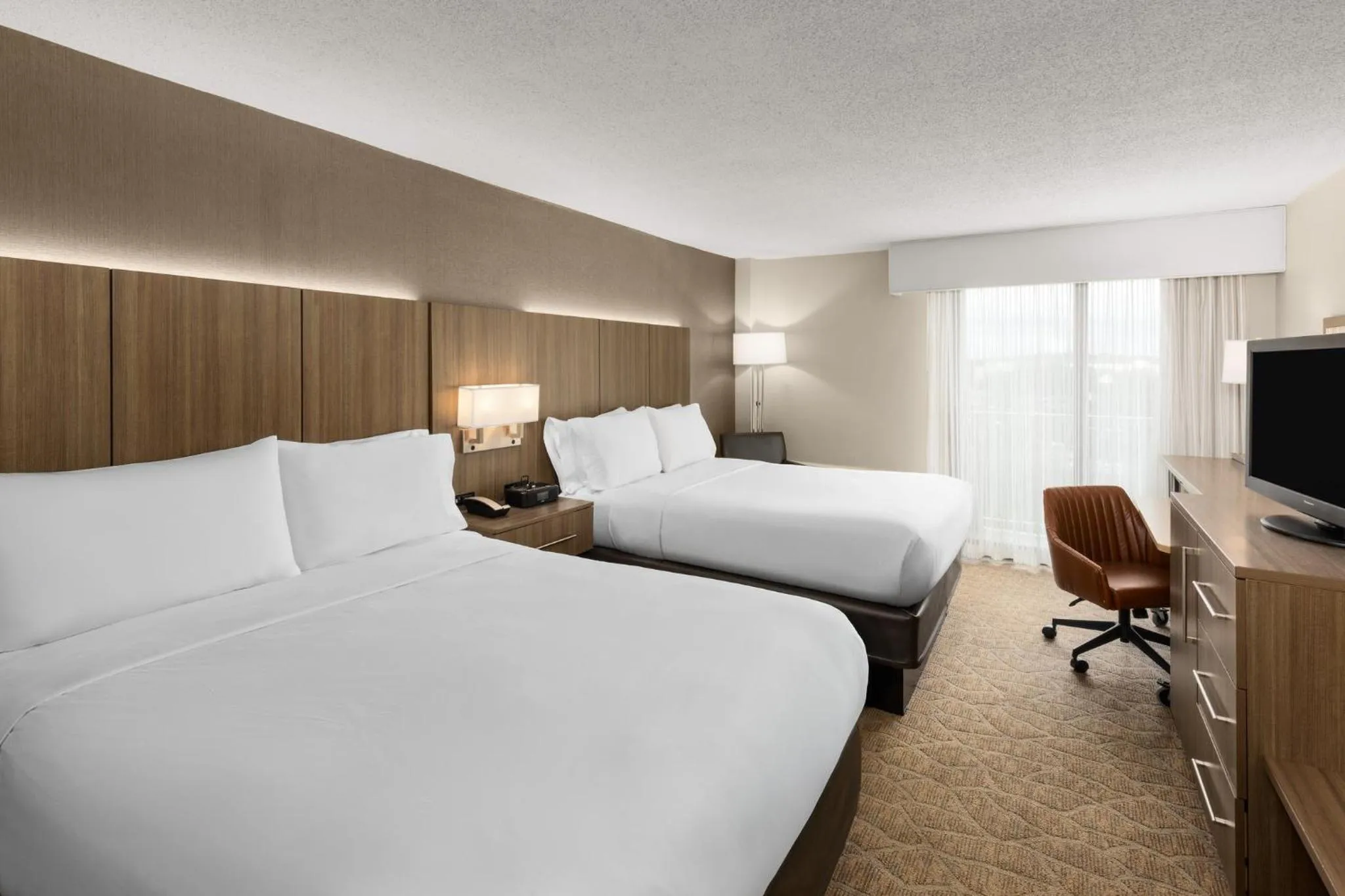 Photo of the whole room, Bed in Holiday Inn Nashville - Vanderbilt - Dwtn by IHG