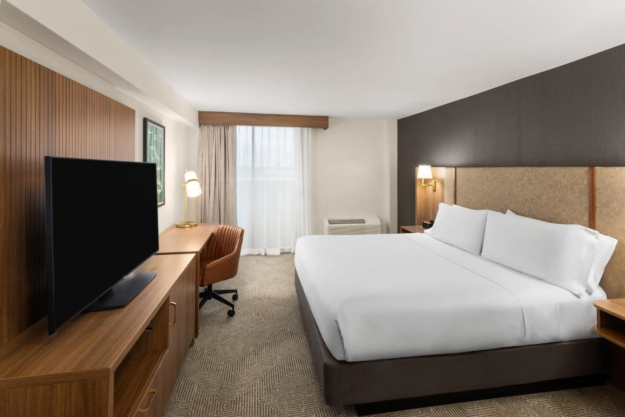 Bedroom, Bed in Holiday Inn Nashville - Vanderbilt - Dwtn by IHG