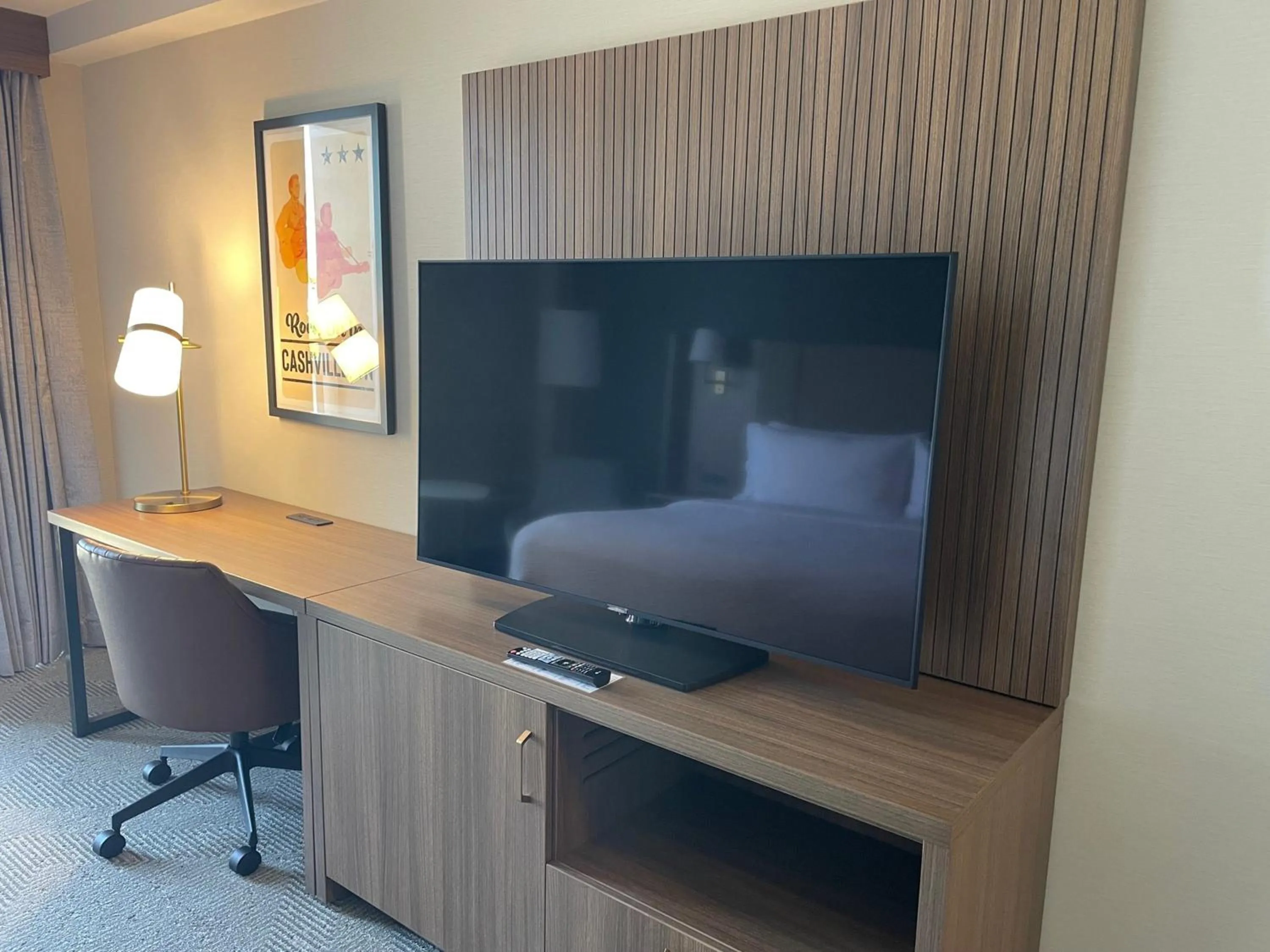 Bedroom in Holiday Inn Nashville - Vanderbilt - Dwtn by IHG