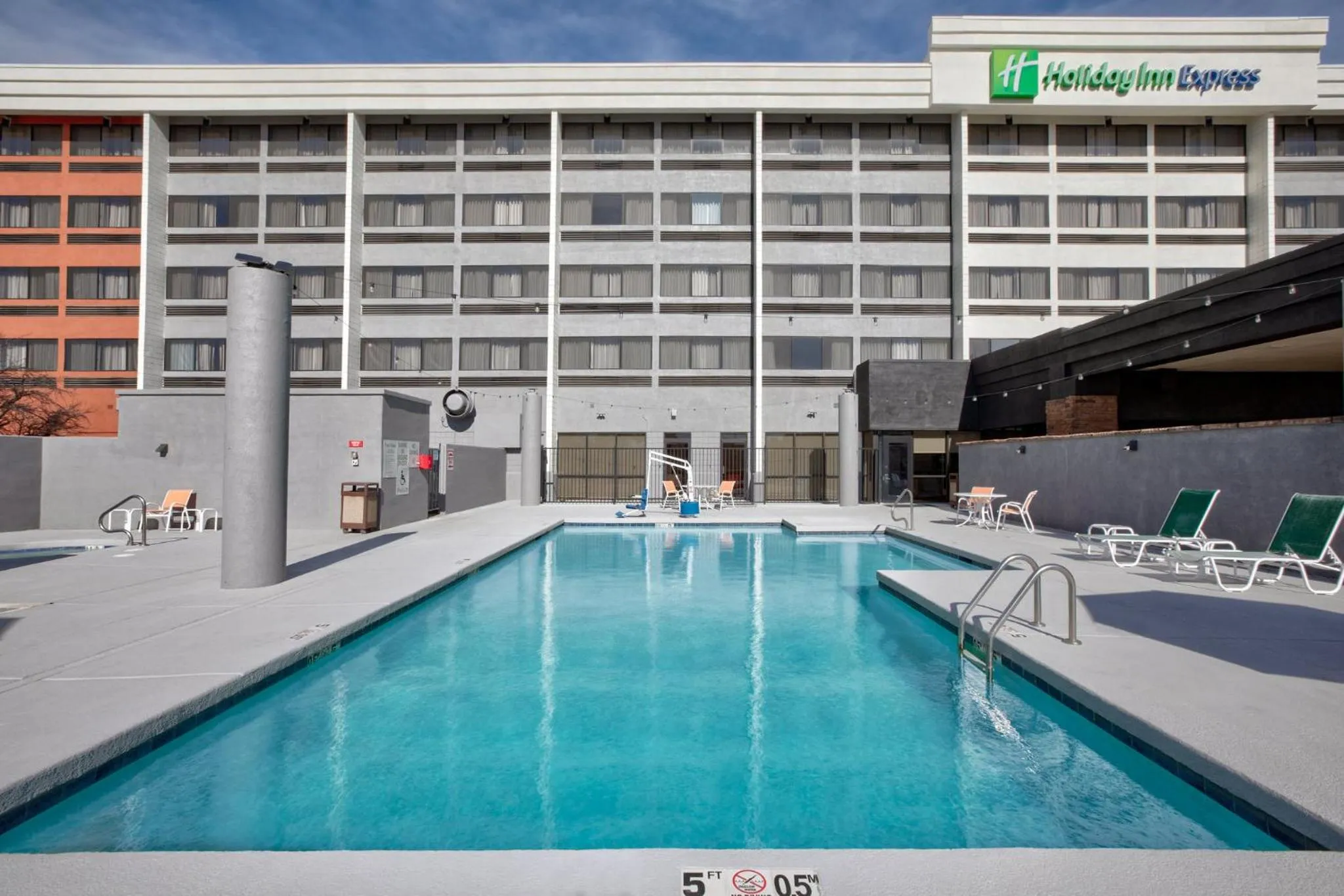 Swimming pool in Holiday Inn Express Flagstaff by IHG