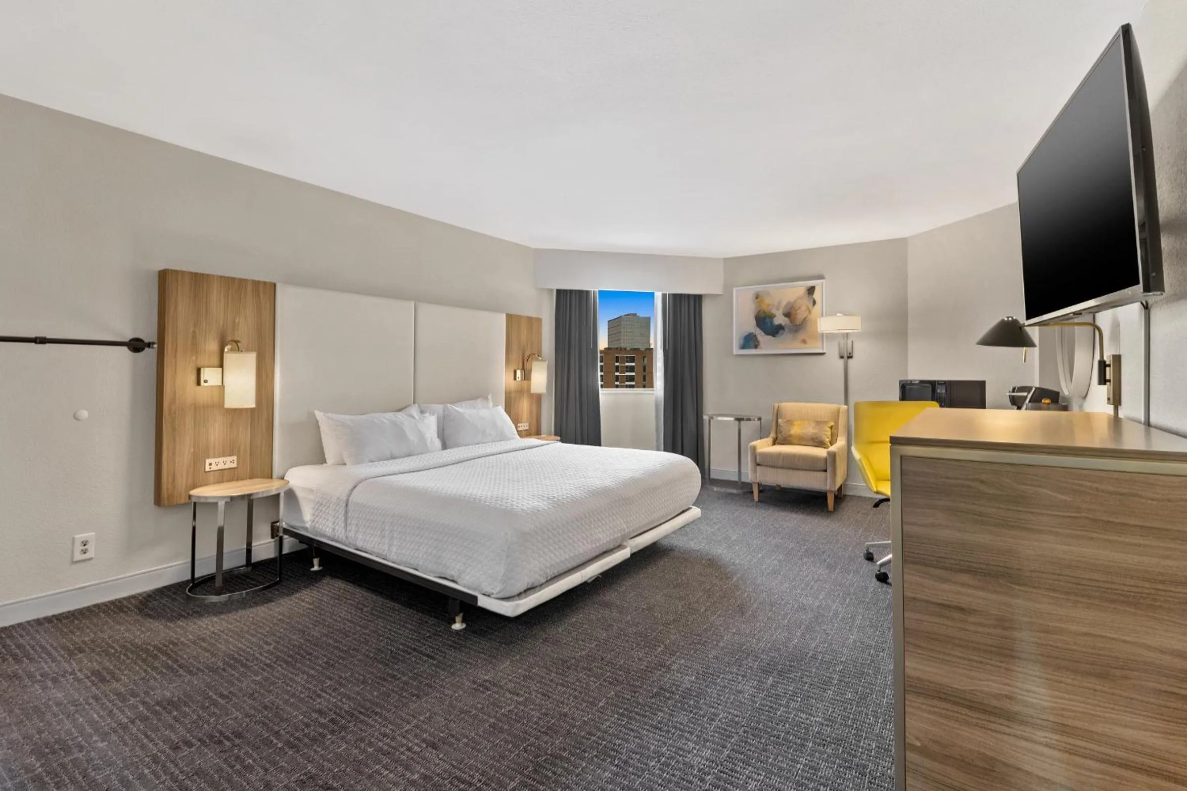 Photo of the whole room, Bed in Crowne Plaza Houston Med Ctr-Galleria Area by IHG