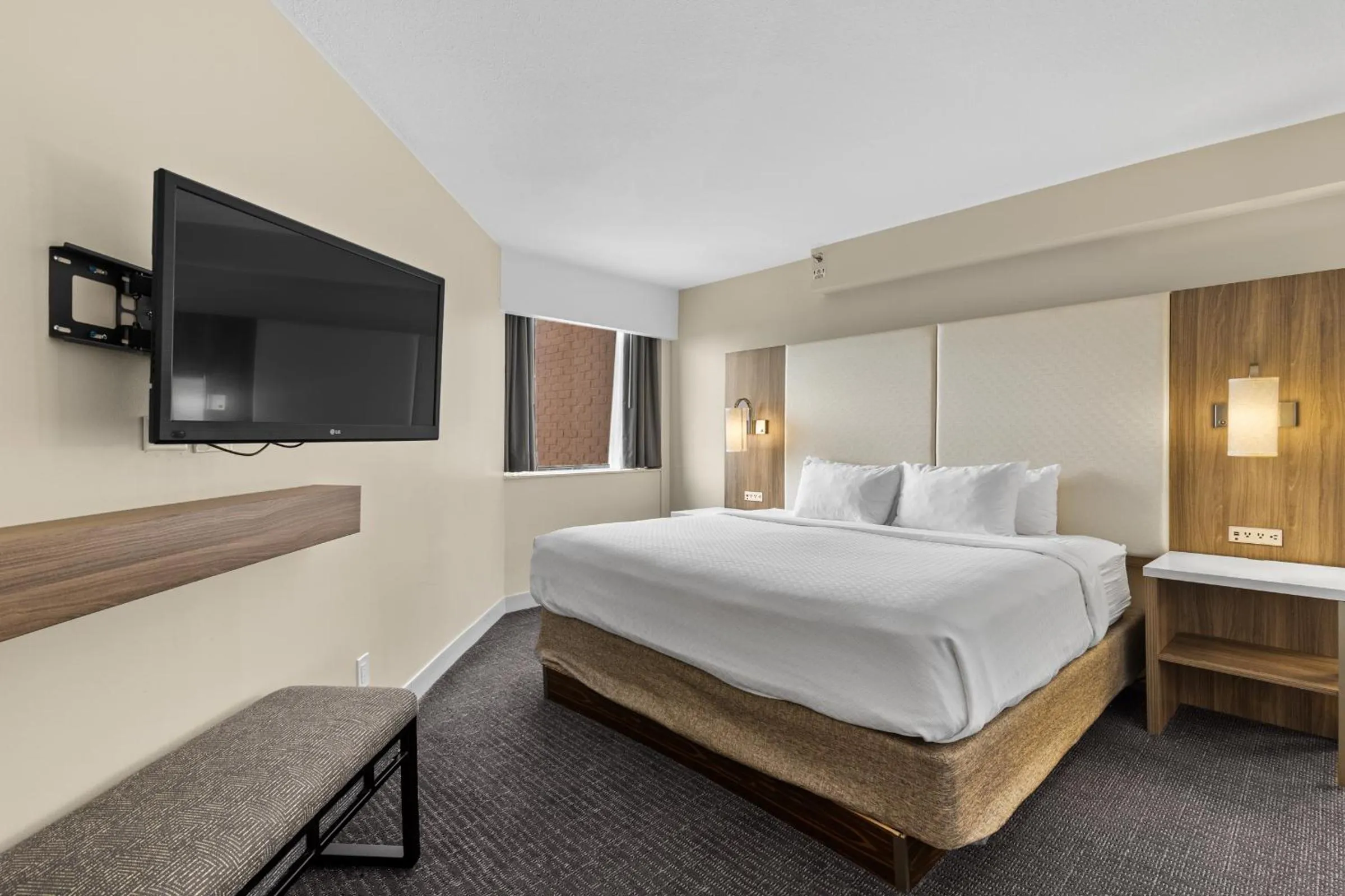 Bedroom, Bed in Crowne Plaza Houston Med Ctr-Galleria Area by IHG