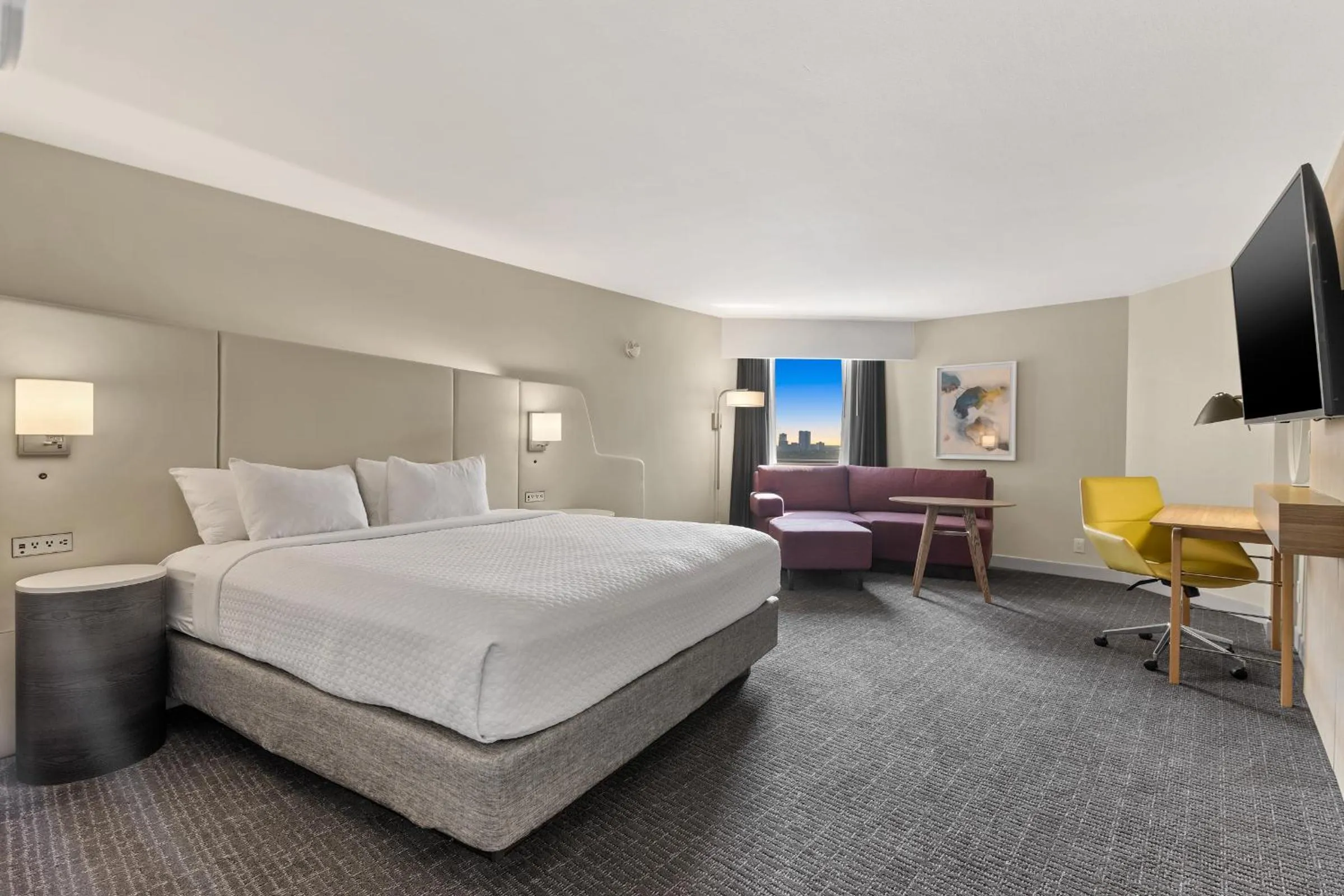 Bedroom, Bed in Crowne Plaza Houston Med Ctr-Galleria Area by IHG