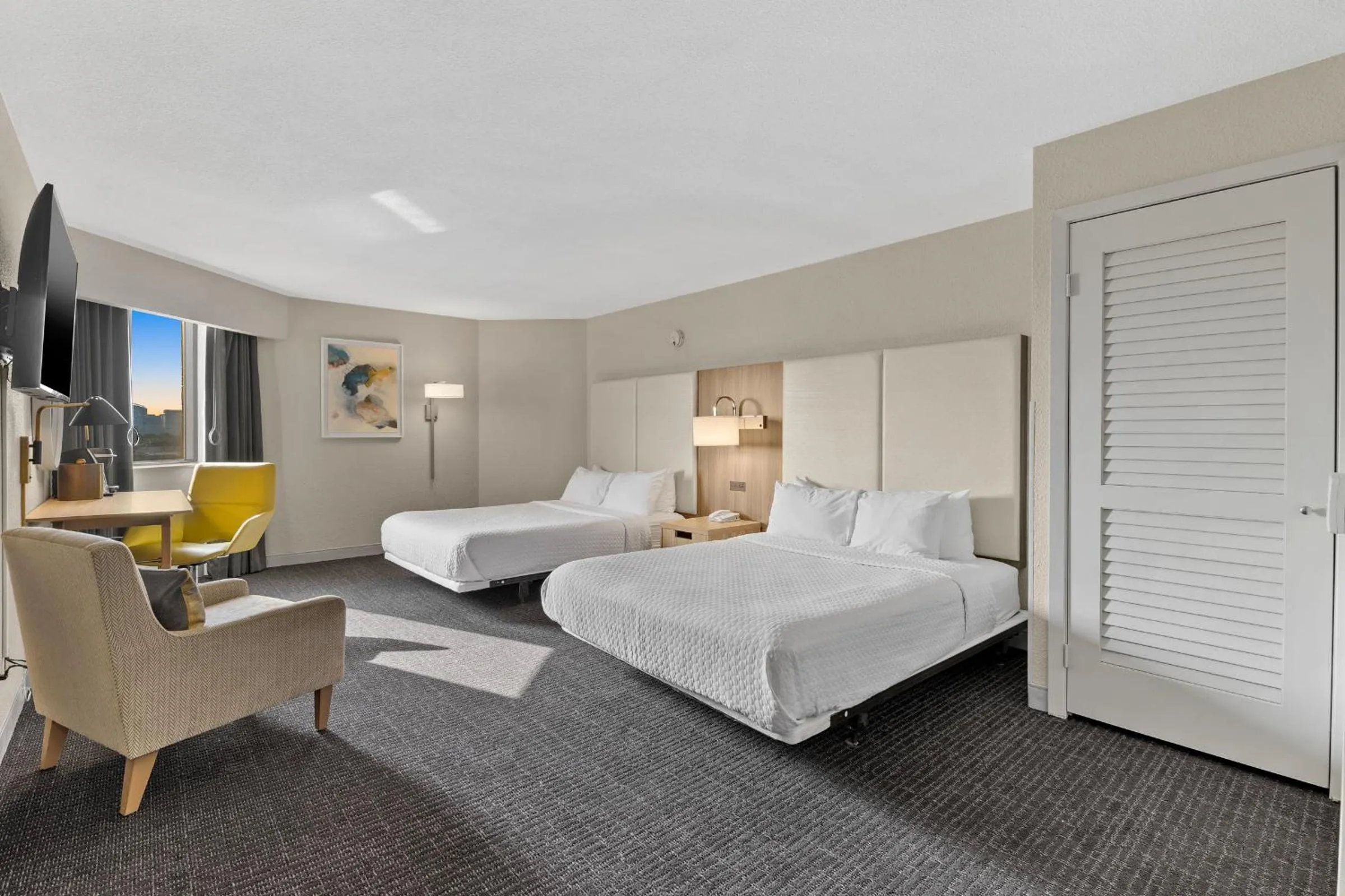 Photo of the whole room, Bed in Crowne Plaza Houston Med Ctr-Galleria Area by IHG