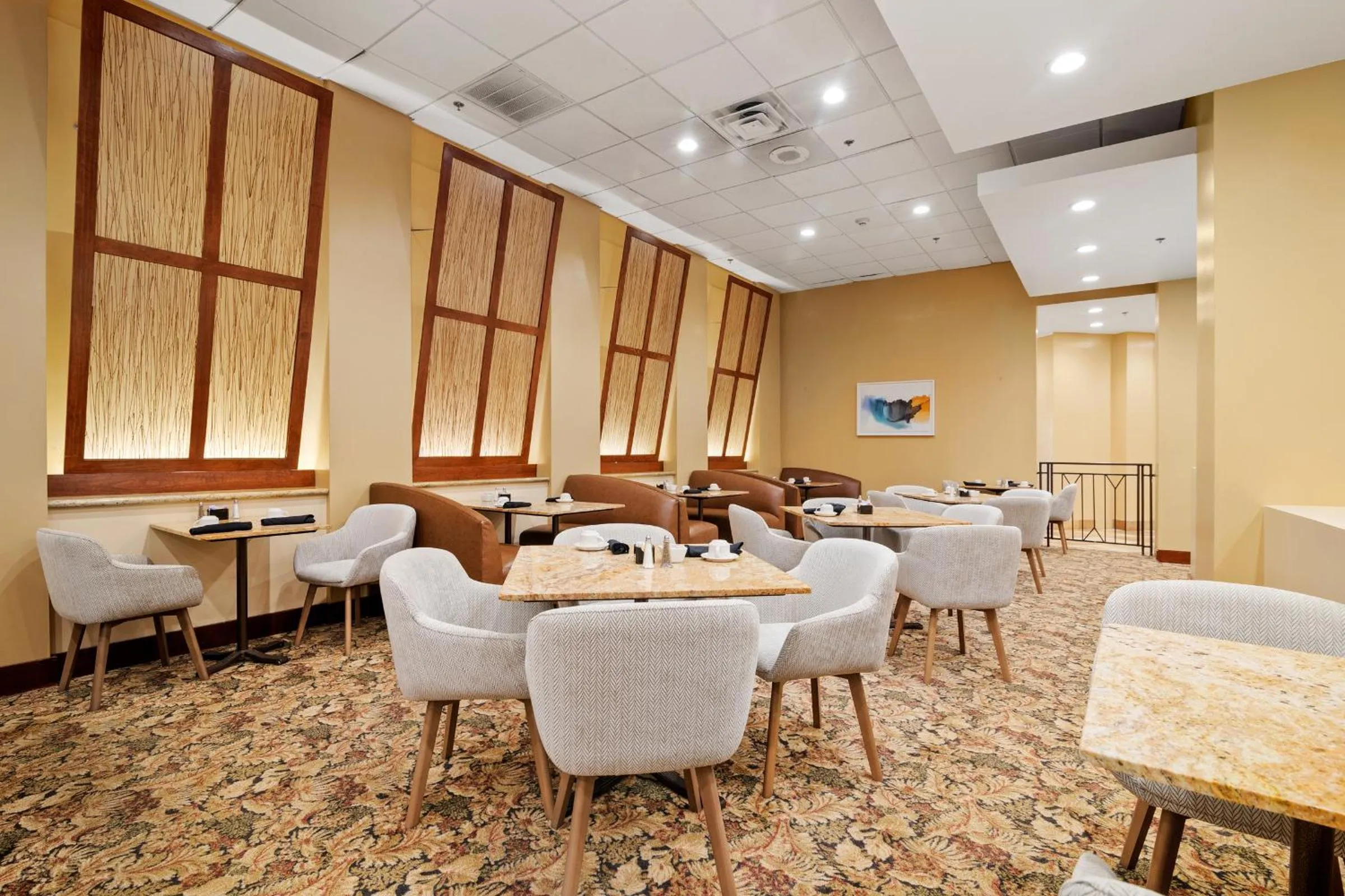 Restaurant/places to eat in Crowne Plaza Houston Med Ctr-Galleria Area by IHG