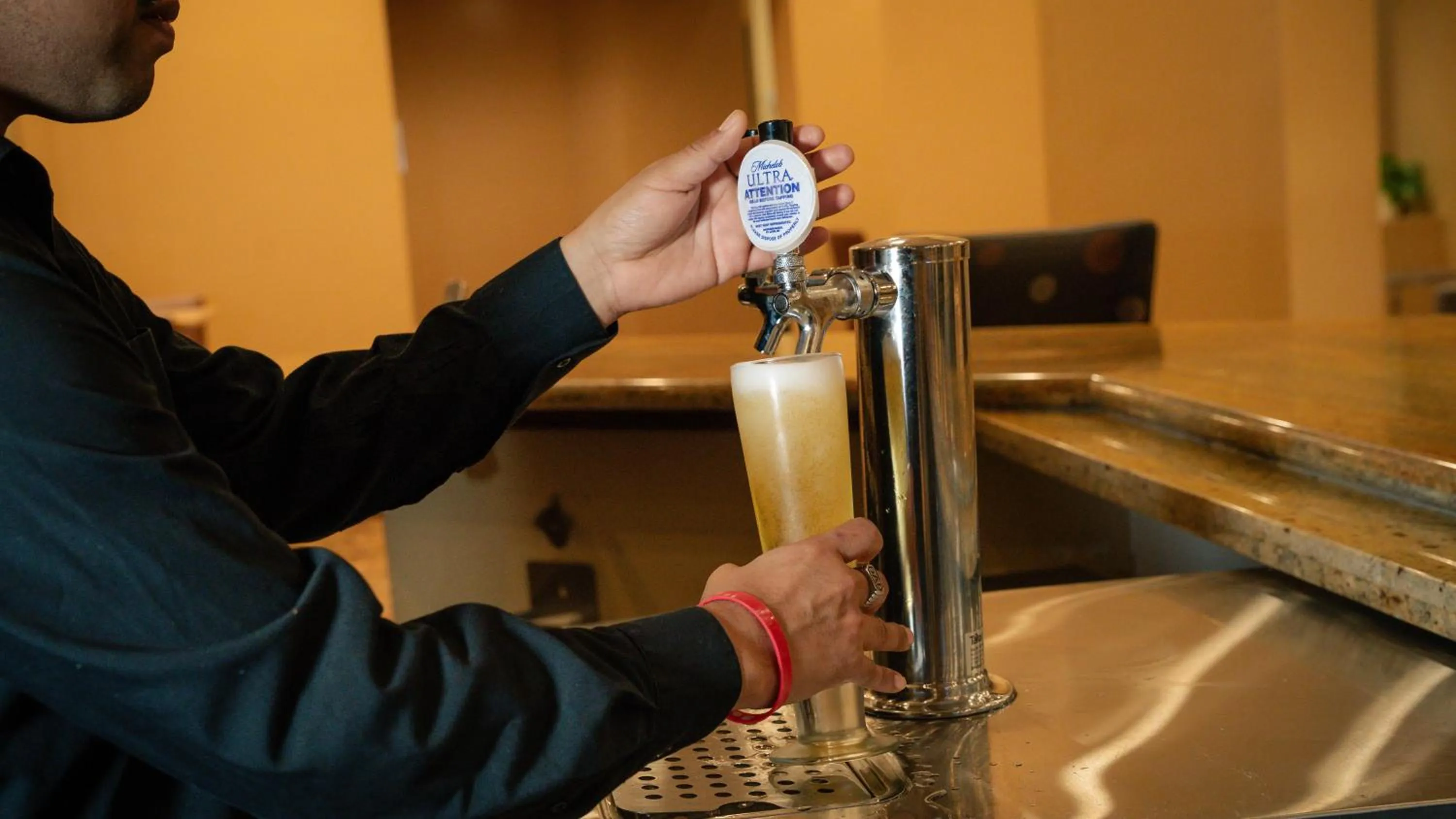 Alcoholic drinks in Crowne Plaza Houston Med Ctr-Galleria Area by IHG