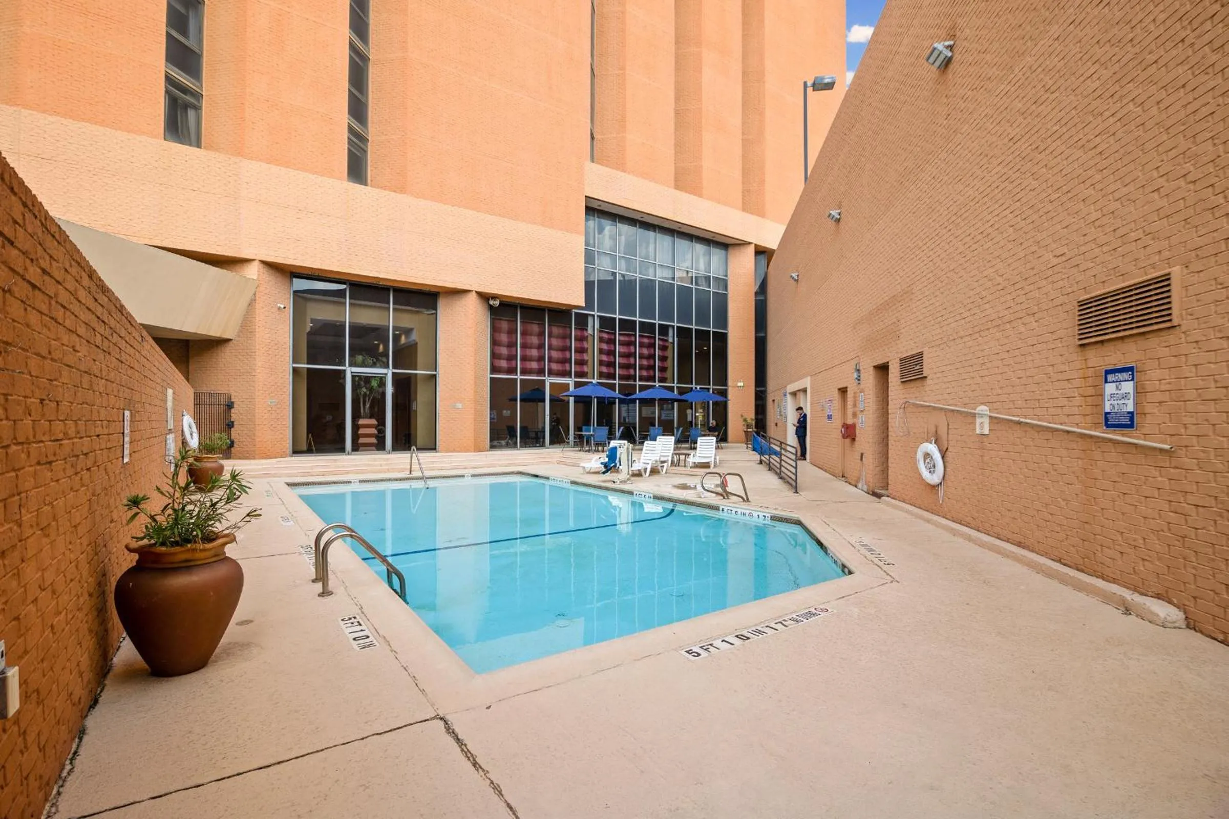 Swimming pool in Crowne Plaza Houston Med Ctr-Galleria Area by IHG