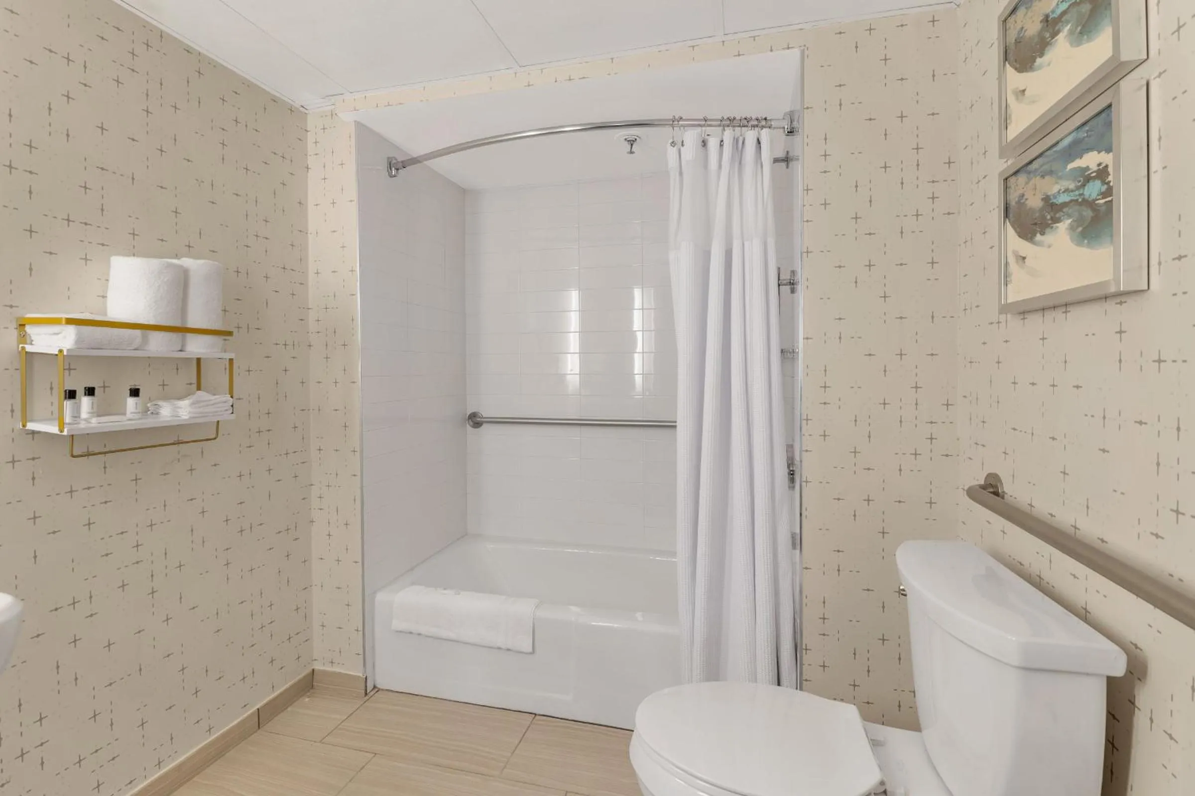 Photo of the whole room in Crowne Plaza Houston Med Ctr-Galleria Area by IHG