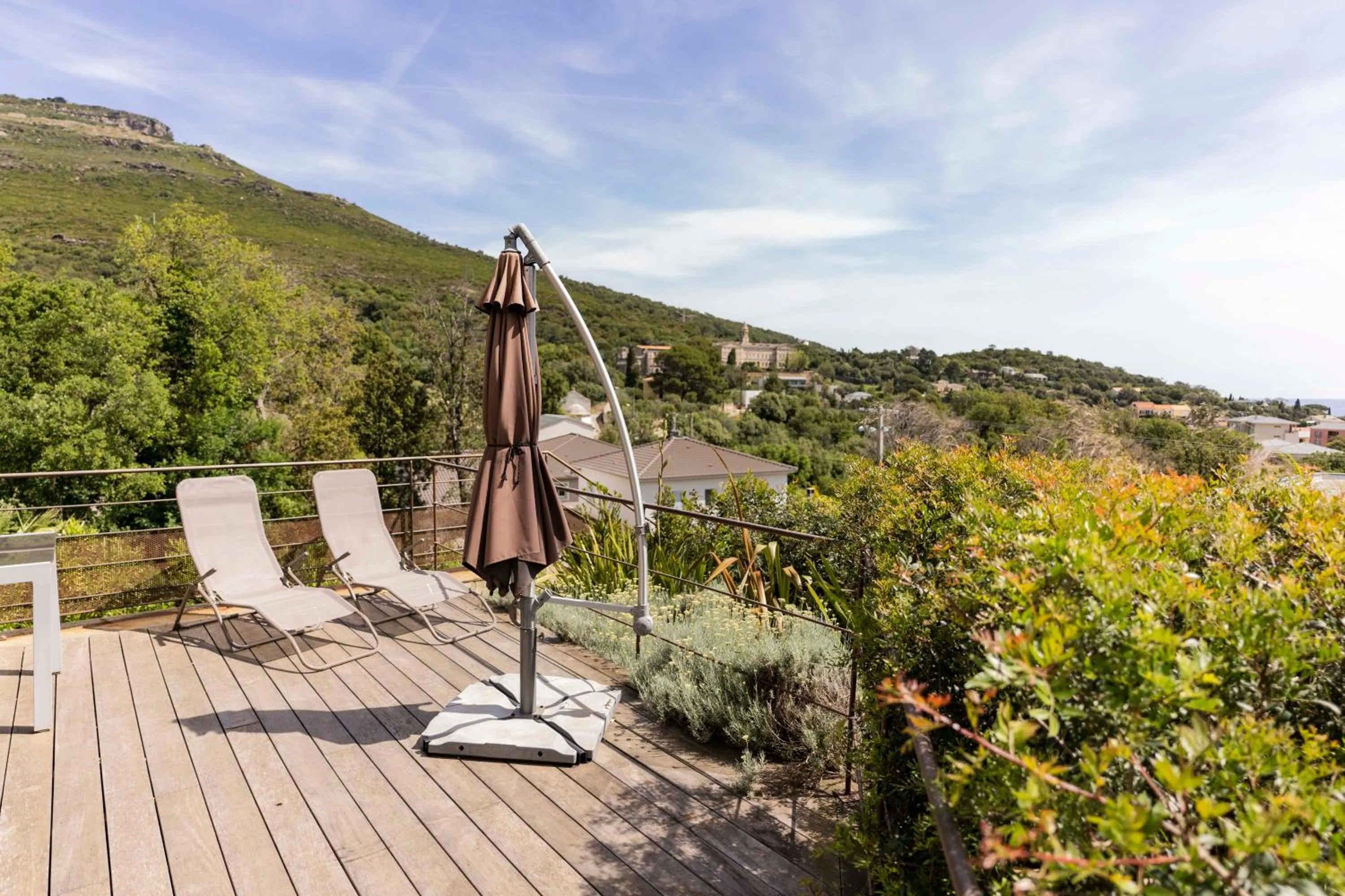 Spring in Suites in Erbalunga