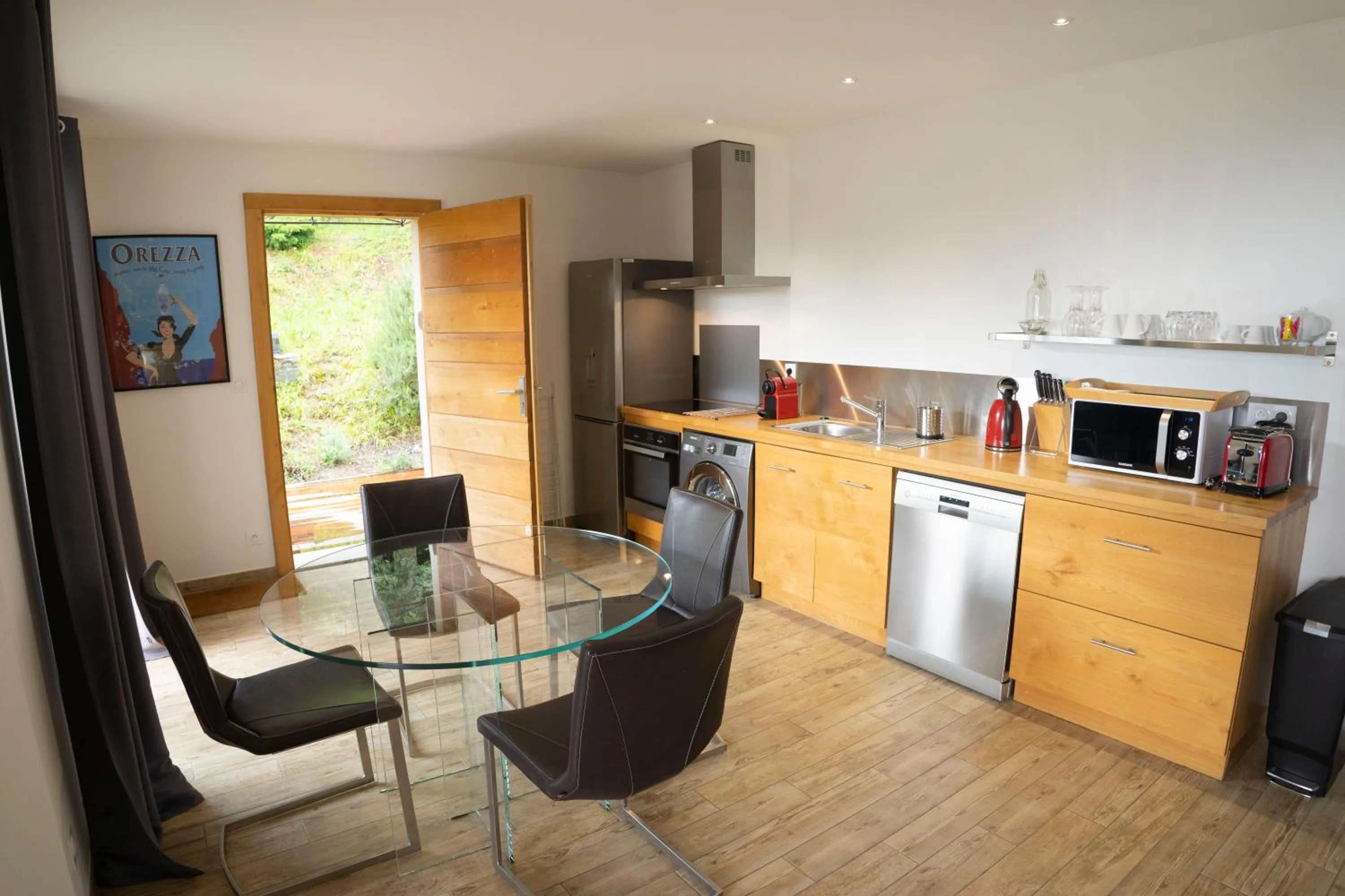 Coffee/tea facilities in Suites in Erbalunga