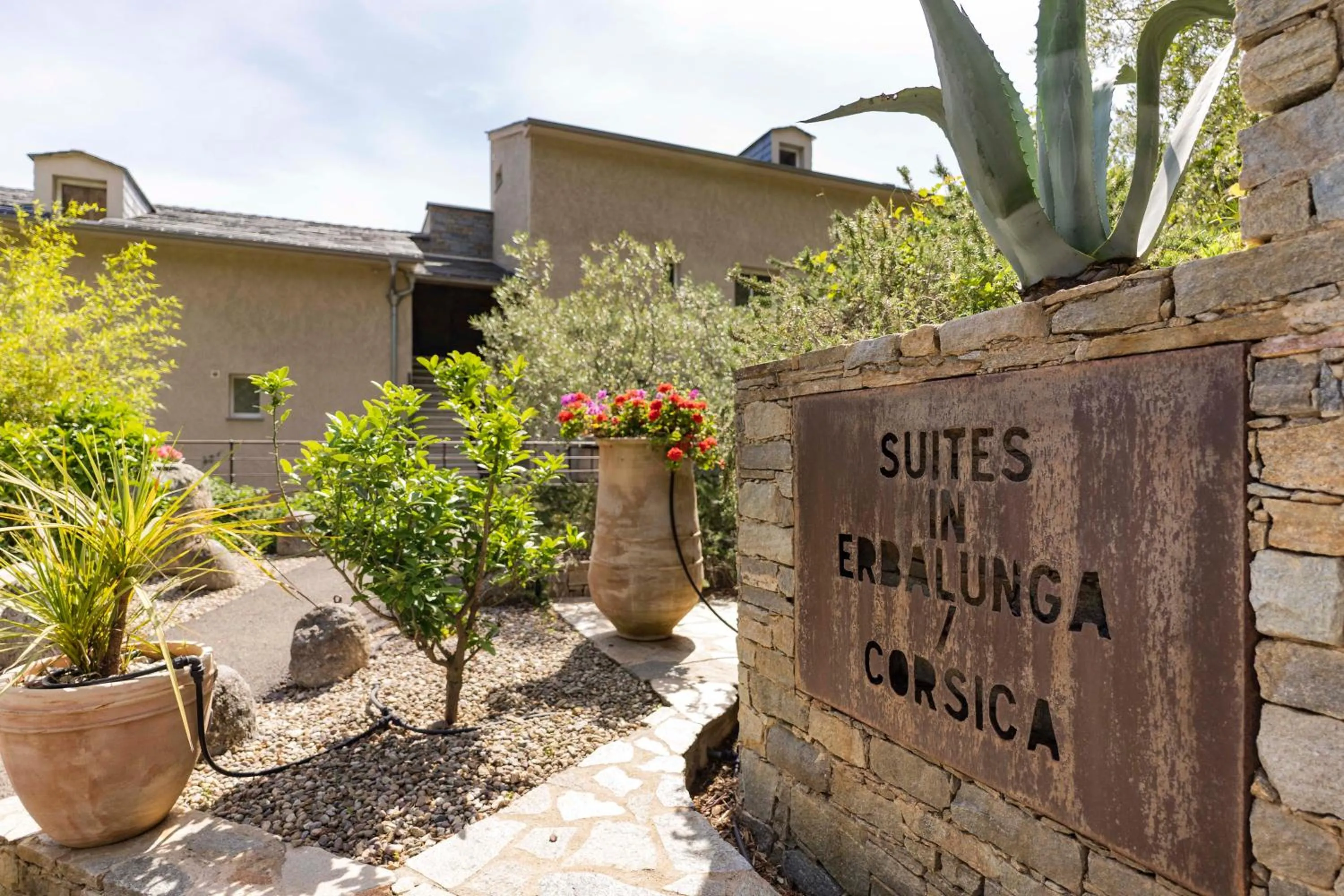 Property building in Suites in Erbalunga