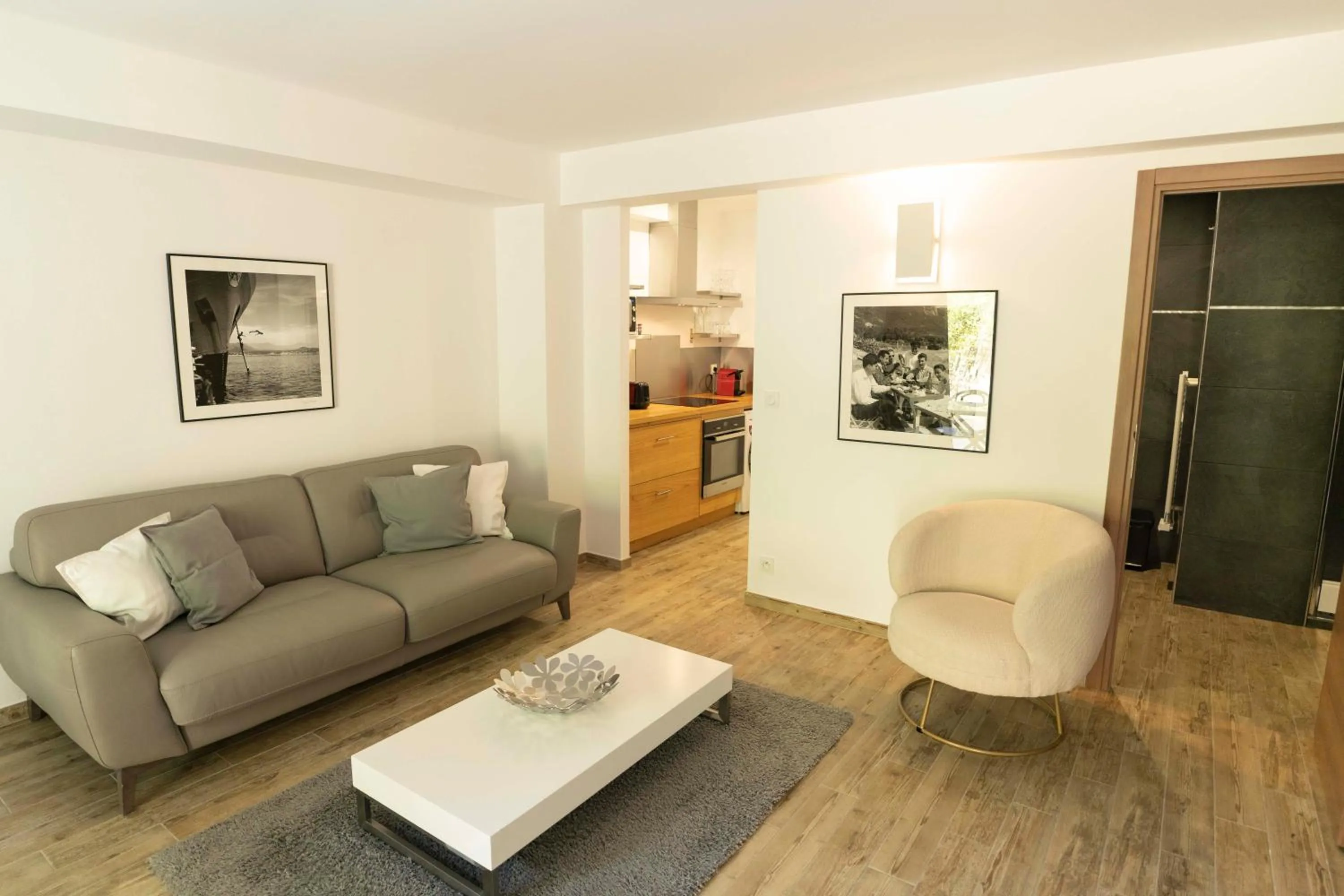 Kitchen or kitchenette in Suites in Erbalunga