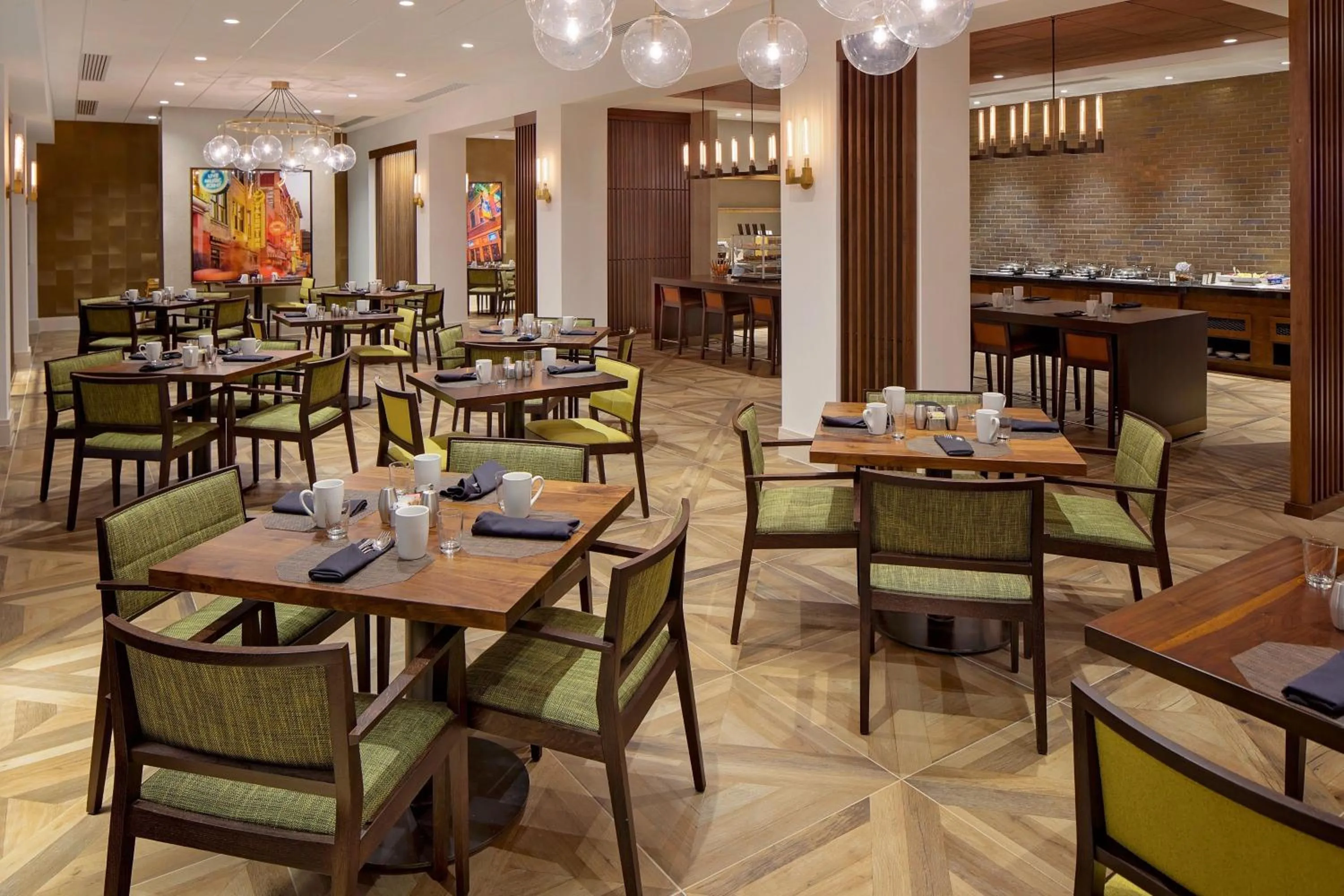 Restaurant/places to eat in Hilton Nashville Airport