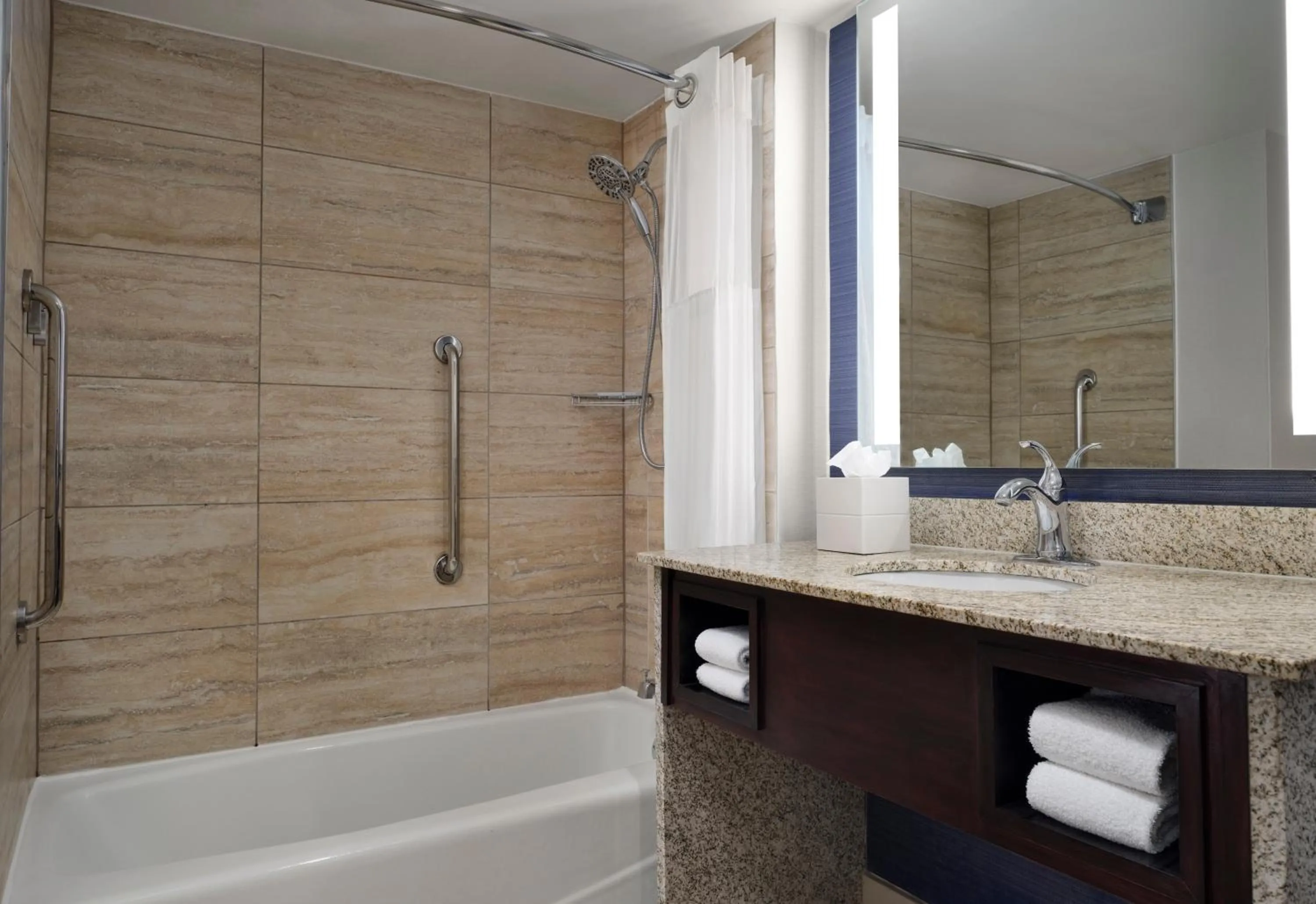 Bathroom in Hilton Nashville Airport