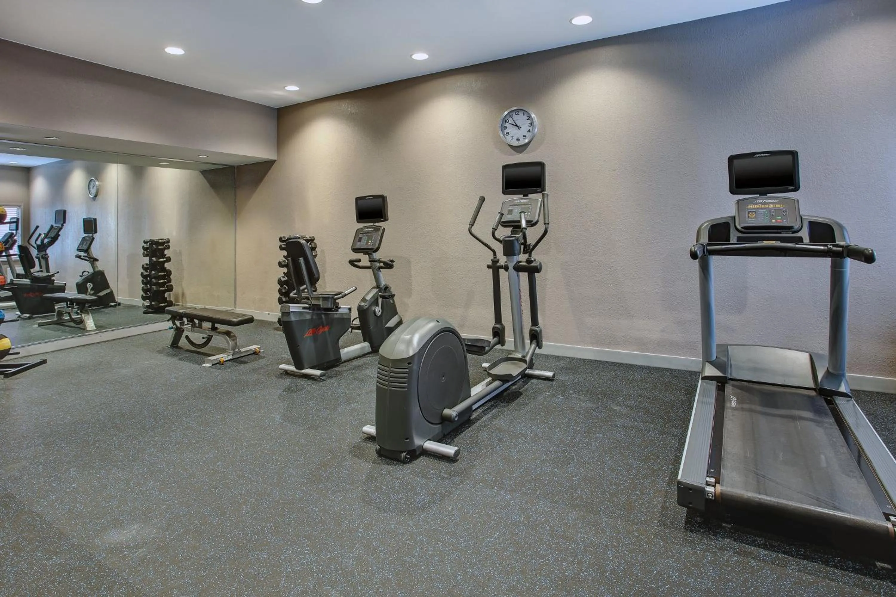 Fitness centre/facilities in Holiday Inn Express Nashville Airport by IHG