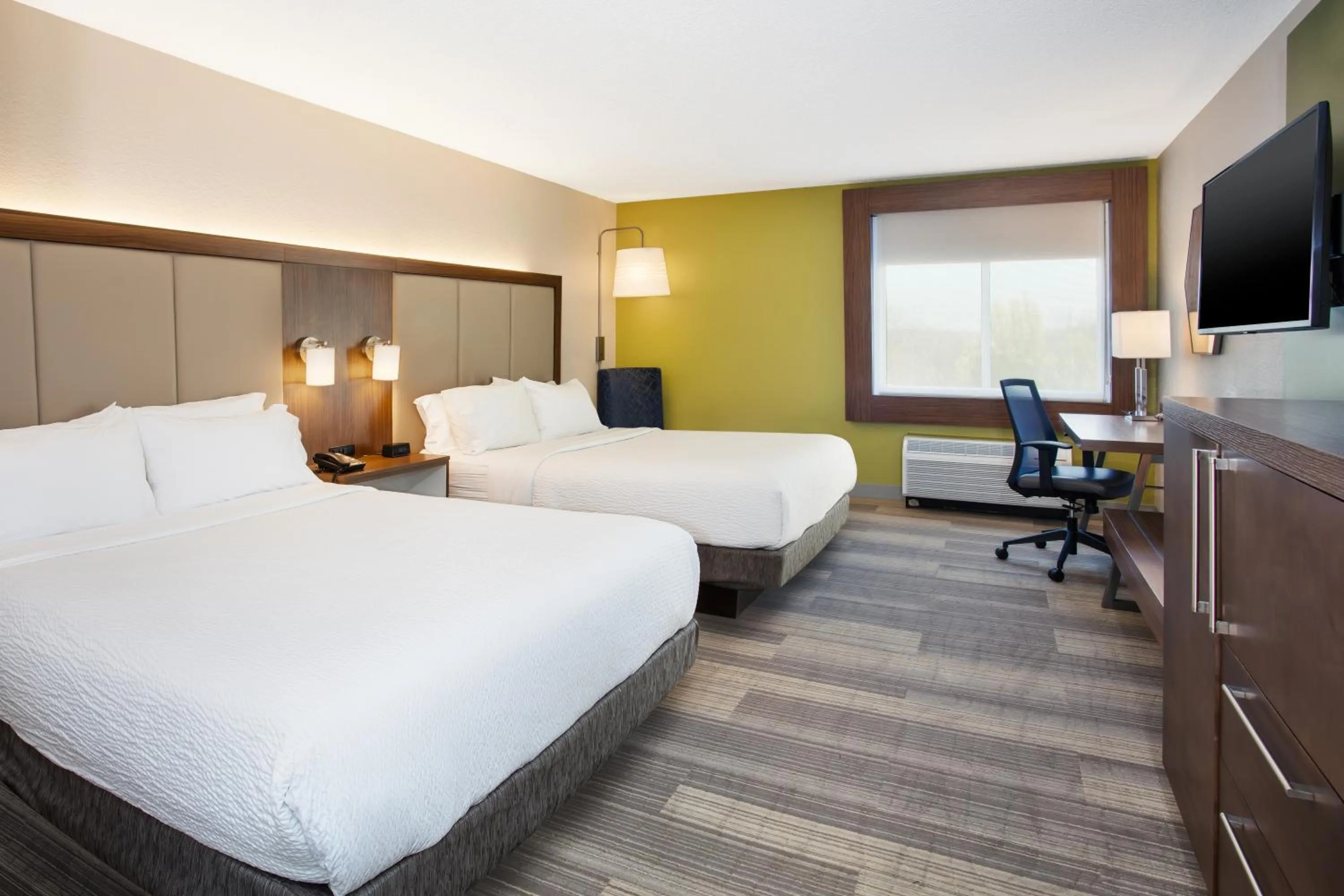 Bed in Holiday Inn Express Nashville Airport by IHG